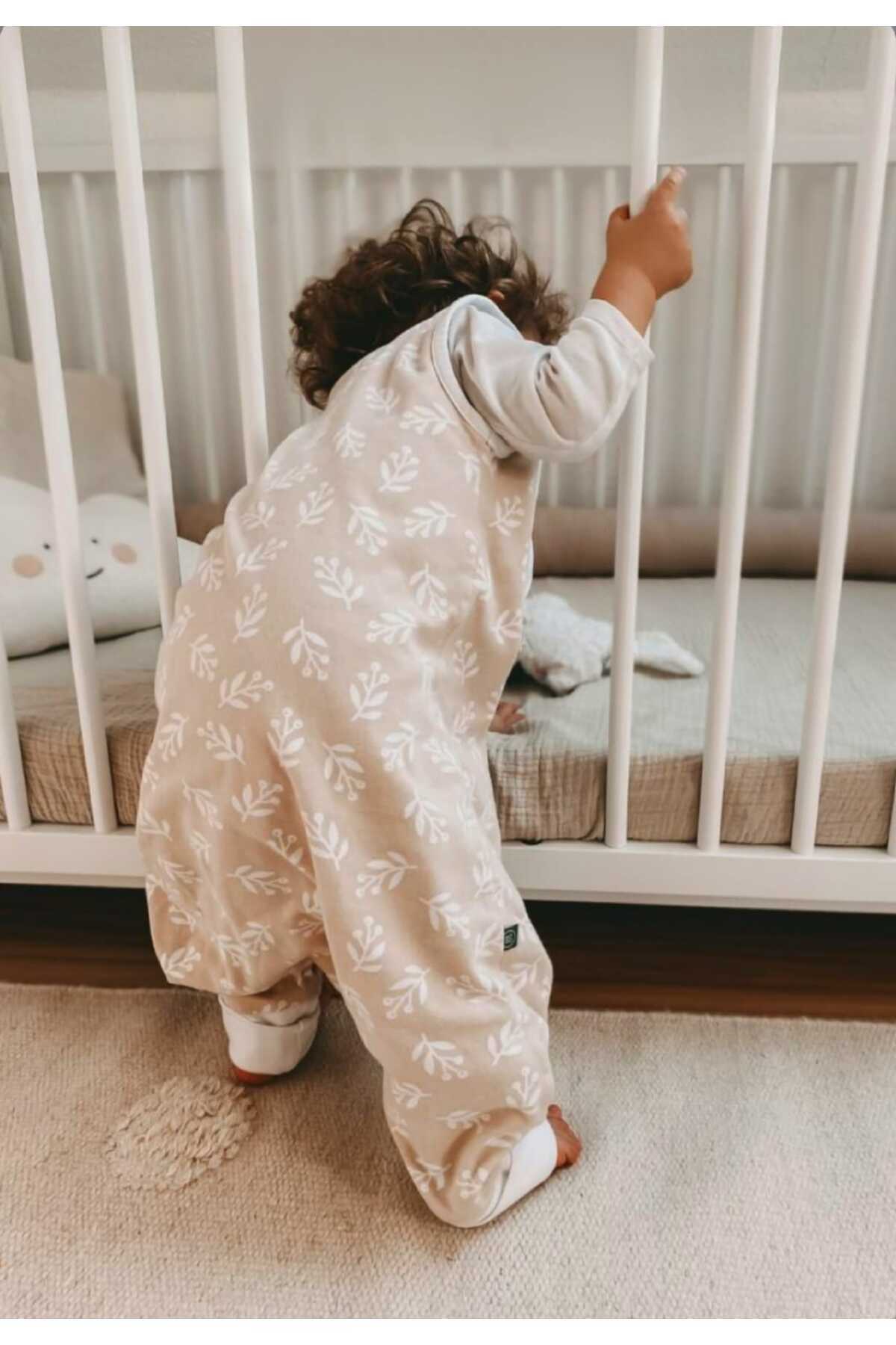 PAMUK HANIM Elyafsız 1.0 Tog Ayaklı Patikli Kız-Erkek Çocuk Fermuarlı, Kolsuz Uyku Tulumu /YAPRAKLI BEJ