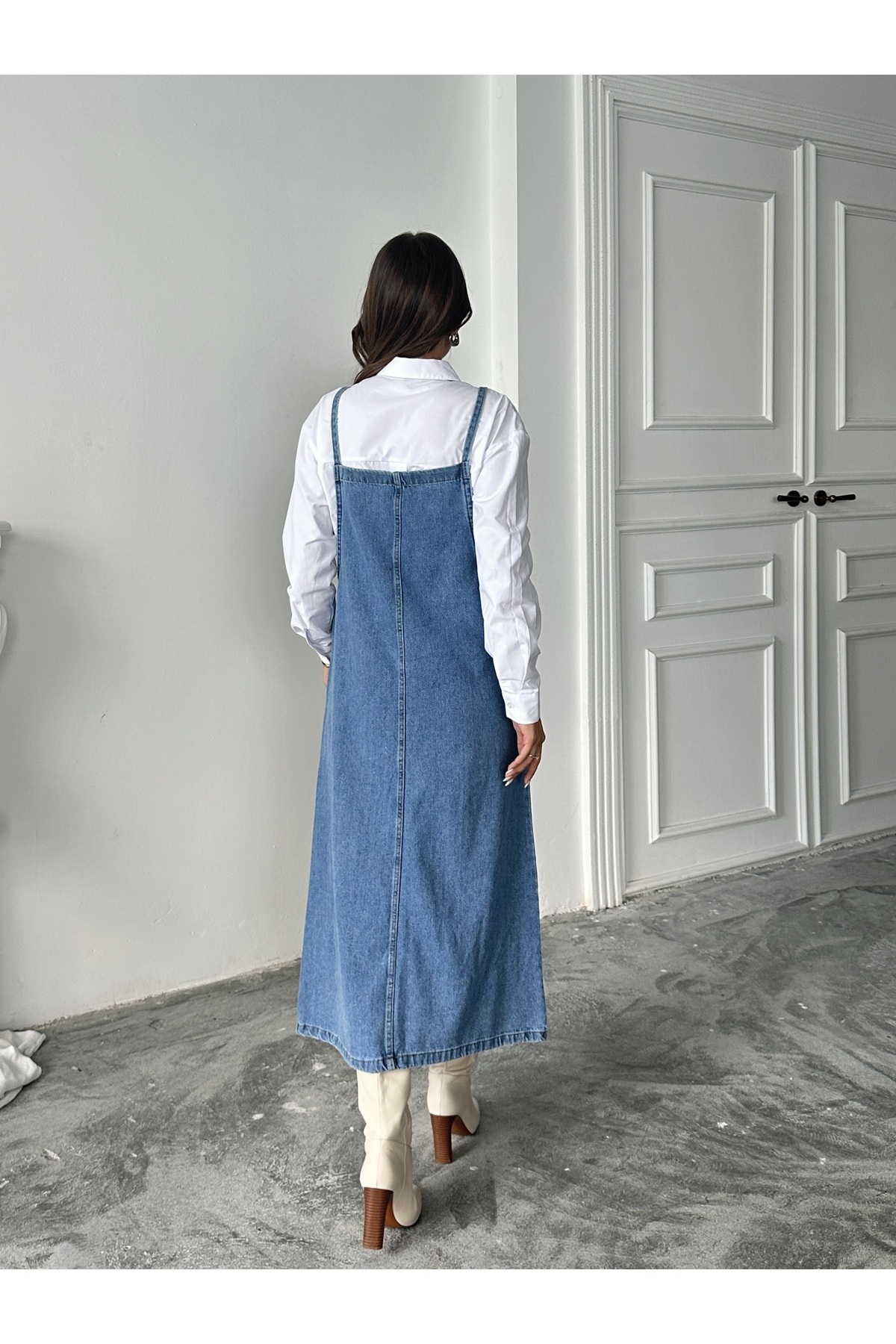 BLUE MARLIN  KADIN UZUN MAVİ ASKILI BAHÇEVAN KOT ELBİSE - Görsel 5