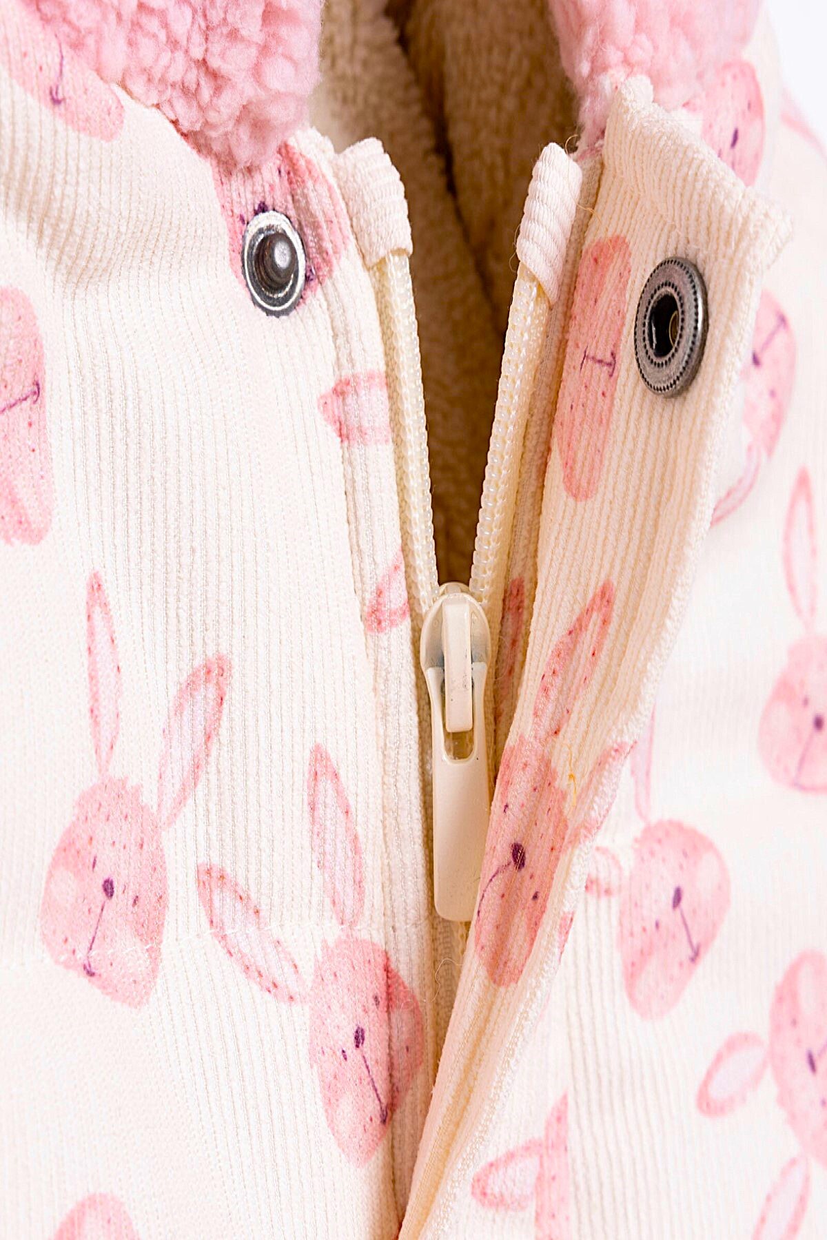 DeKuBaby Sevimli Tavşan Desenli Kulaklı Kapüşonlu Welsoft Fermuarlı Çıtçıtlı Kız Çocuk Montu fotoğrafı 3 (önizleme)