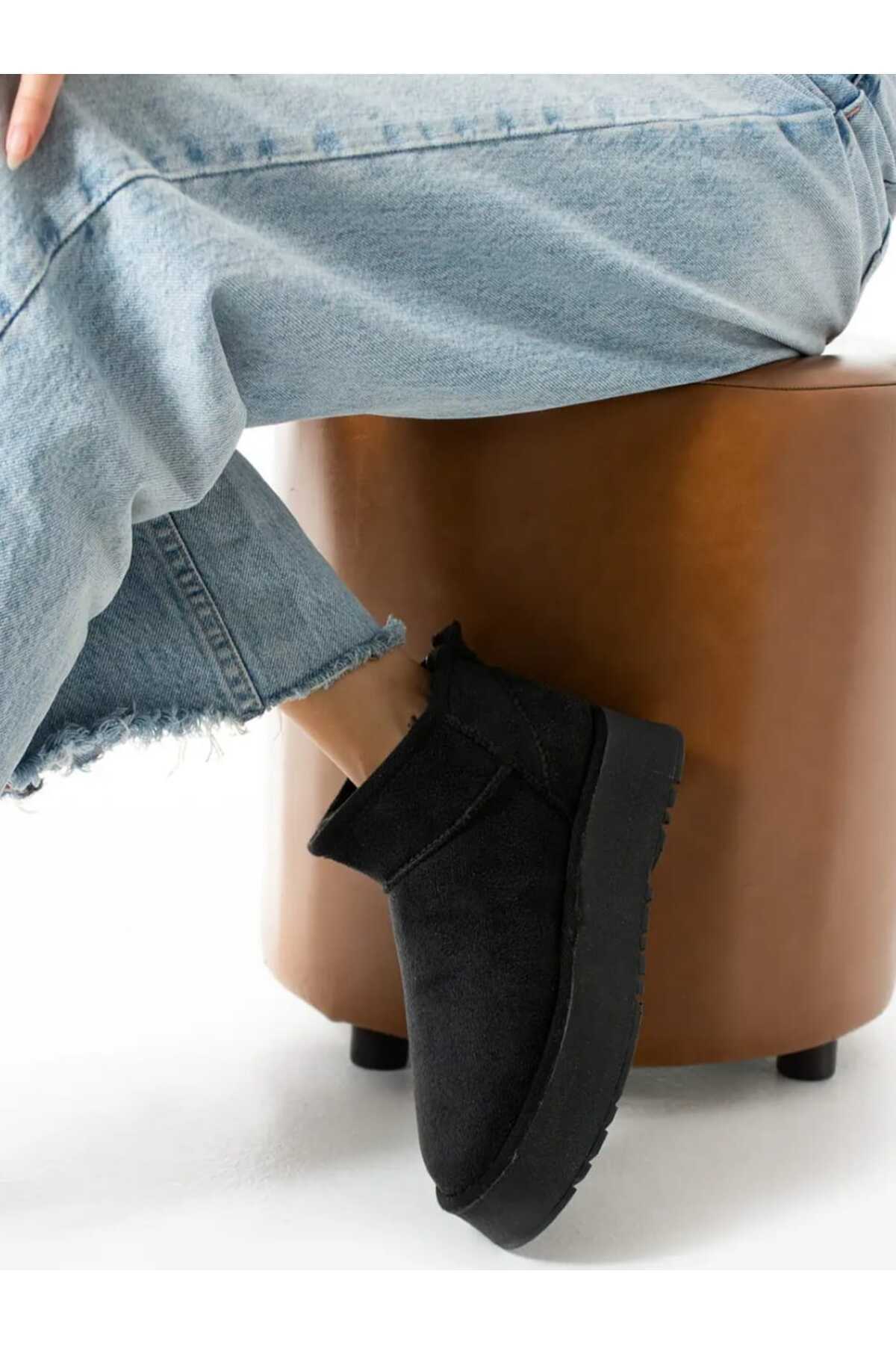 PremiumShoes Зимни ботуши с подплата от велур