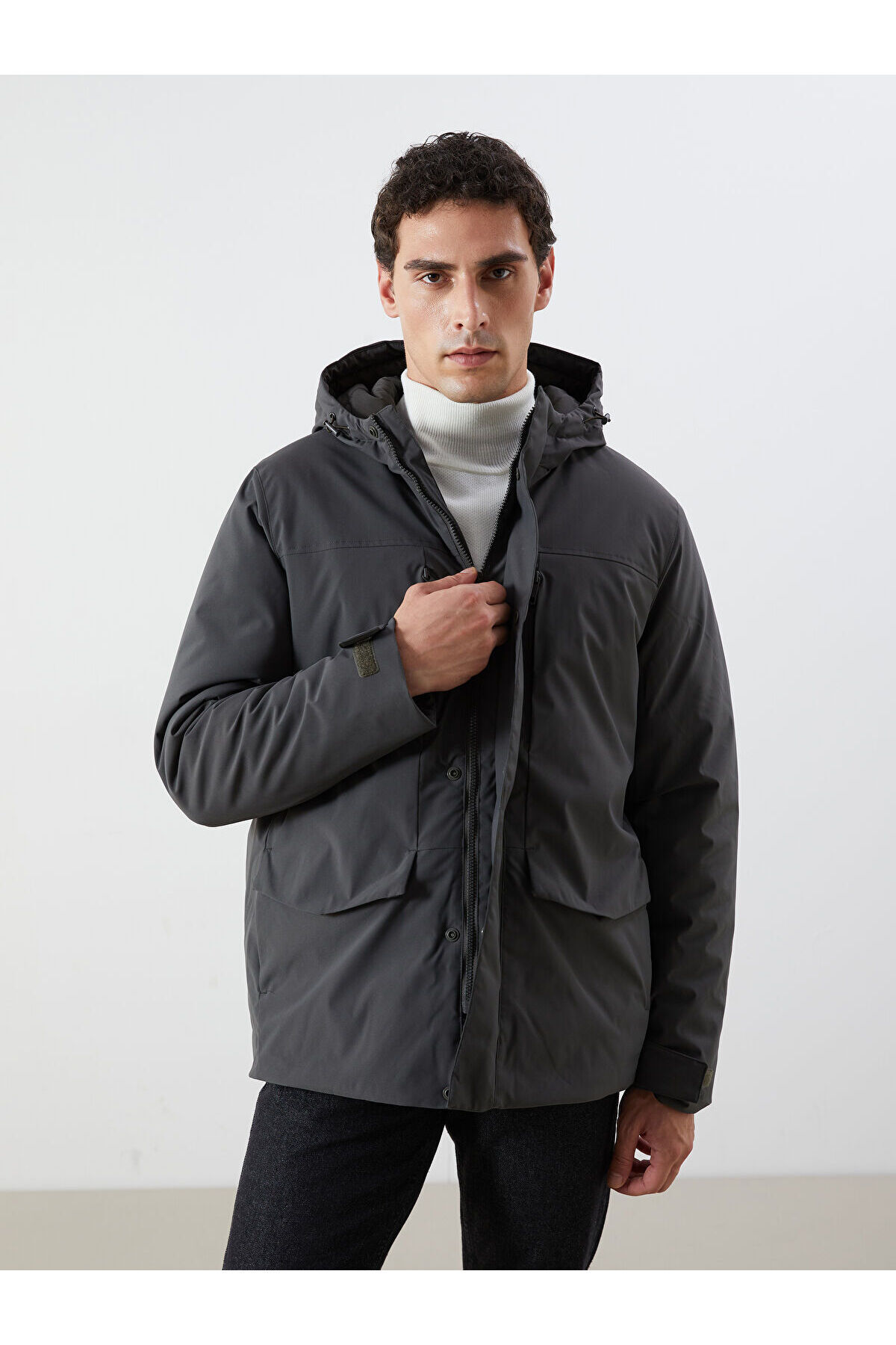 کاپشن ال سی وایکیکی W59048Z8-YJN-1013002 کاپشن ال سی وایکیکی W59048Z8-YJN-1013002