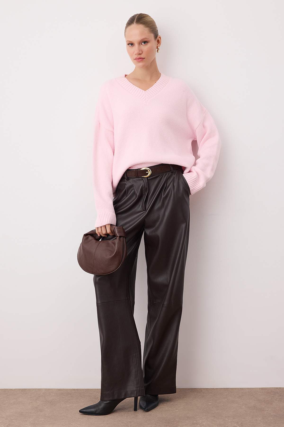 Trendyolmilla  Wardrobe Essentials Pembe Basic Geniş Kalıp Yumuşak Dokulu Triko Kazak | TWOAW26KZ00091 - Görsel 2