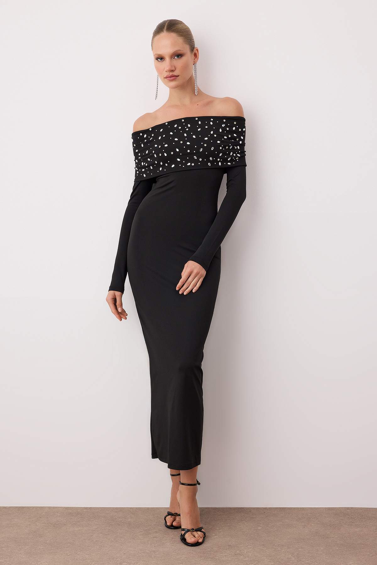 Trendyolmilla  Siyah Örme Taş Baskı Detaylı Maxi Astarsız Elbisesi TPRAW26EL00127 - Görsel 2