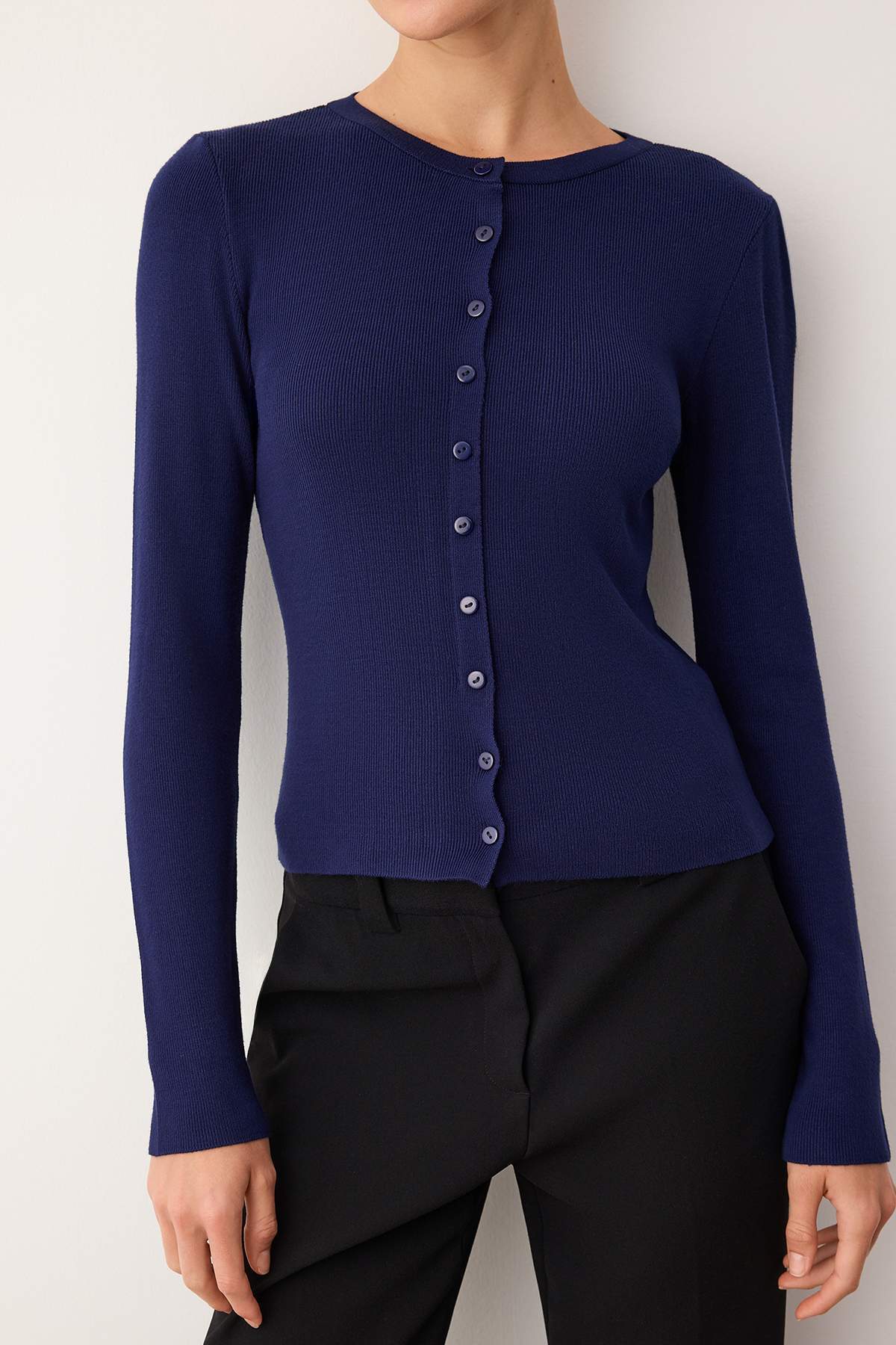 Trendyolmilla  Lacivert Yumuşak Dokulu Triko Hırka TWOAW26HI00264 - Görsel 3