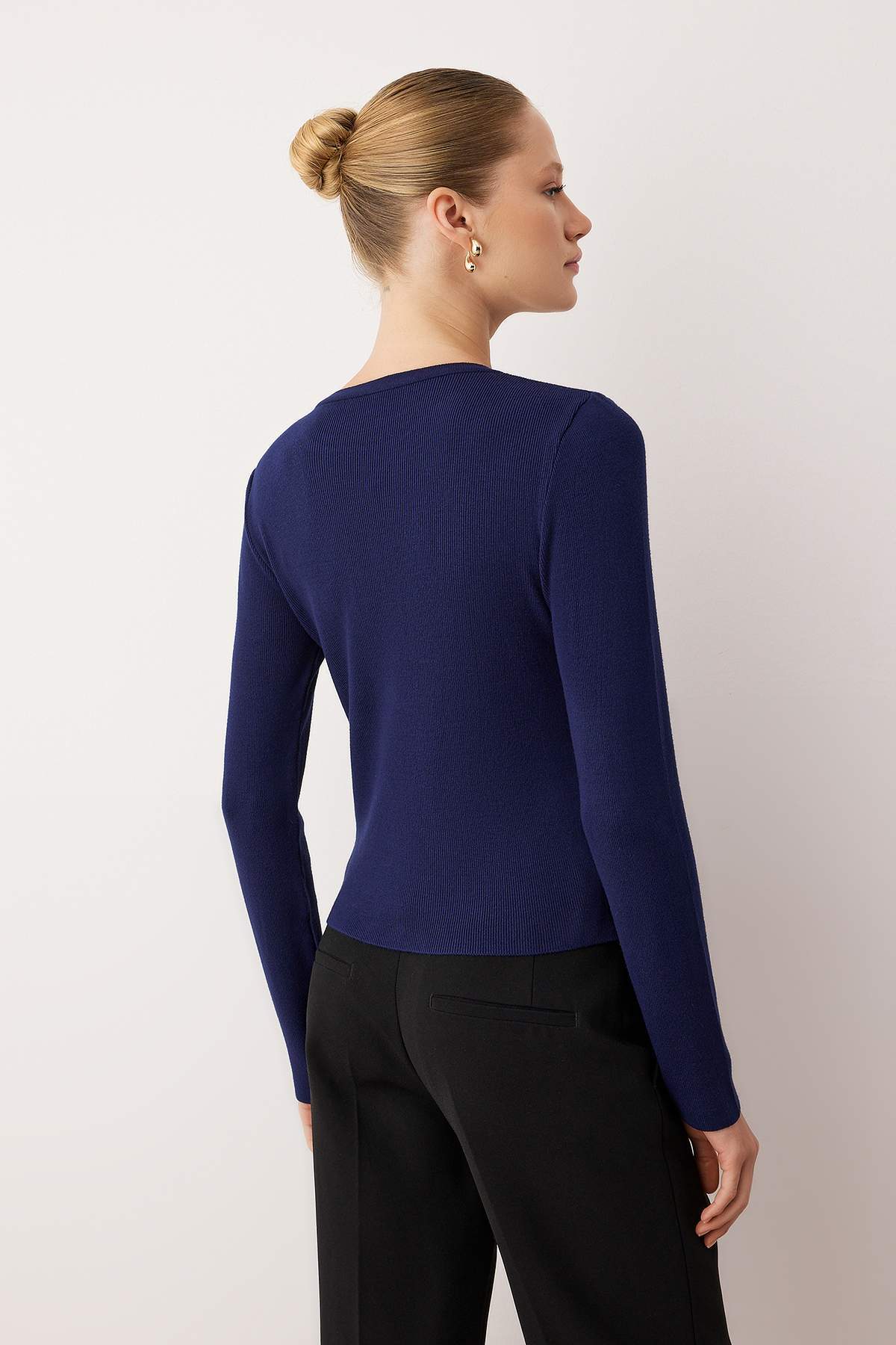 Trendyolmilla  Lacivert Yumuşak Dokulu Triko Hırka TWOAW26HI00264 - Görsel 4