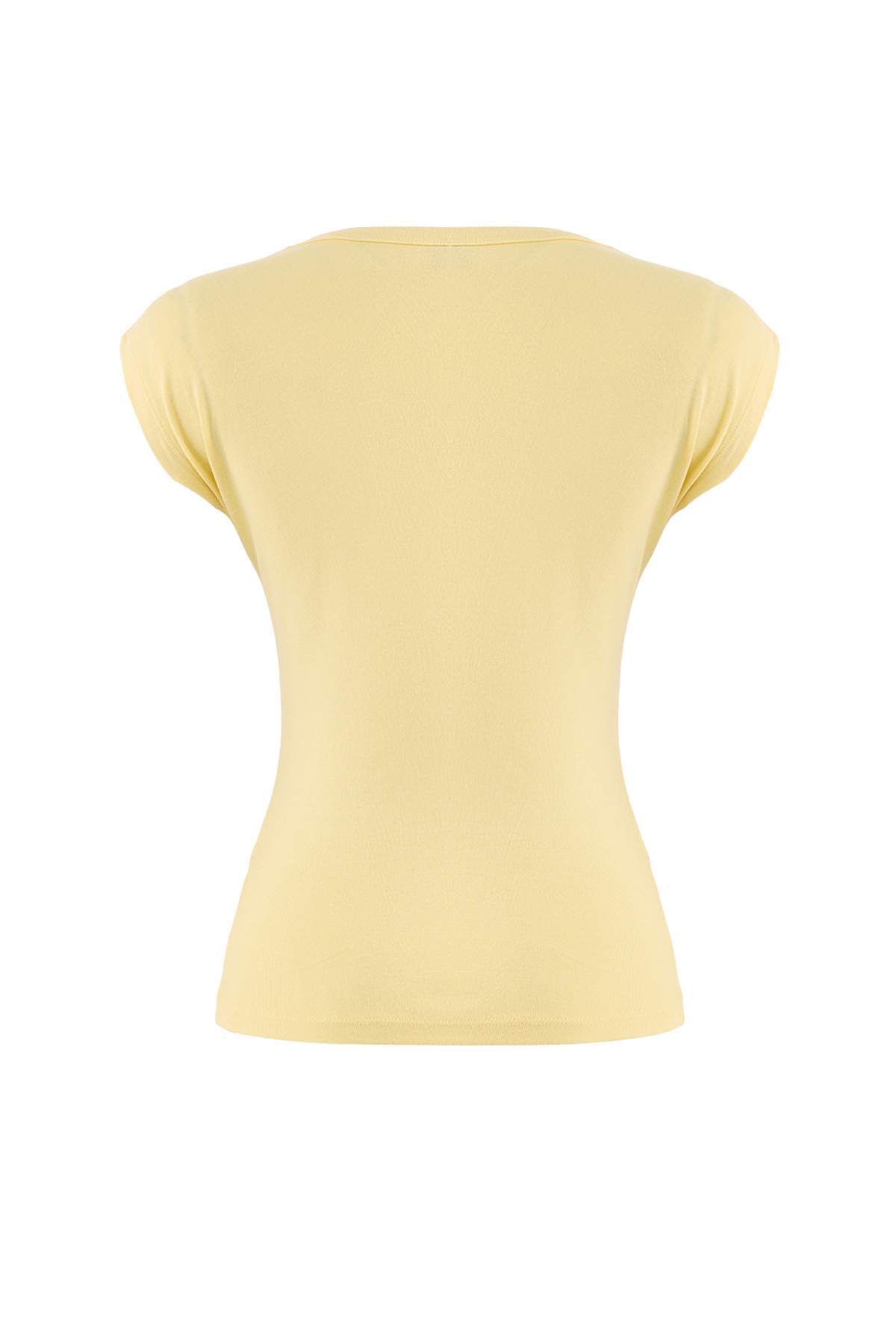 Trendyolmilla  Açık Sarı Viskoz/Yumuşak Kumaş Fitted/Vücuda Oturan Ay Kol Esnek Örme Bluz TWOSS23BZ00992 - Görsel 7