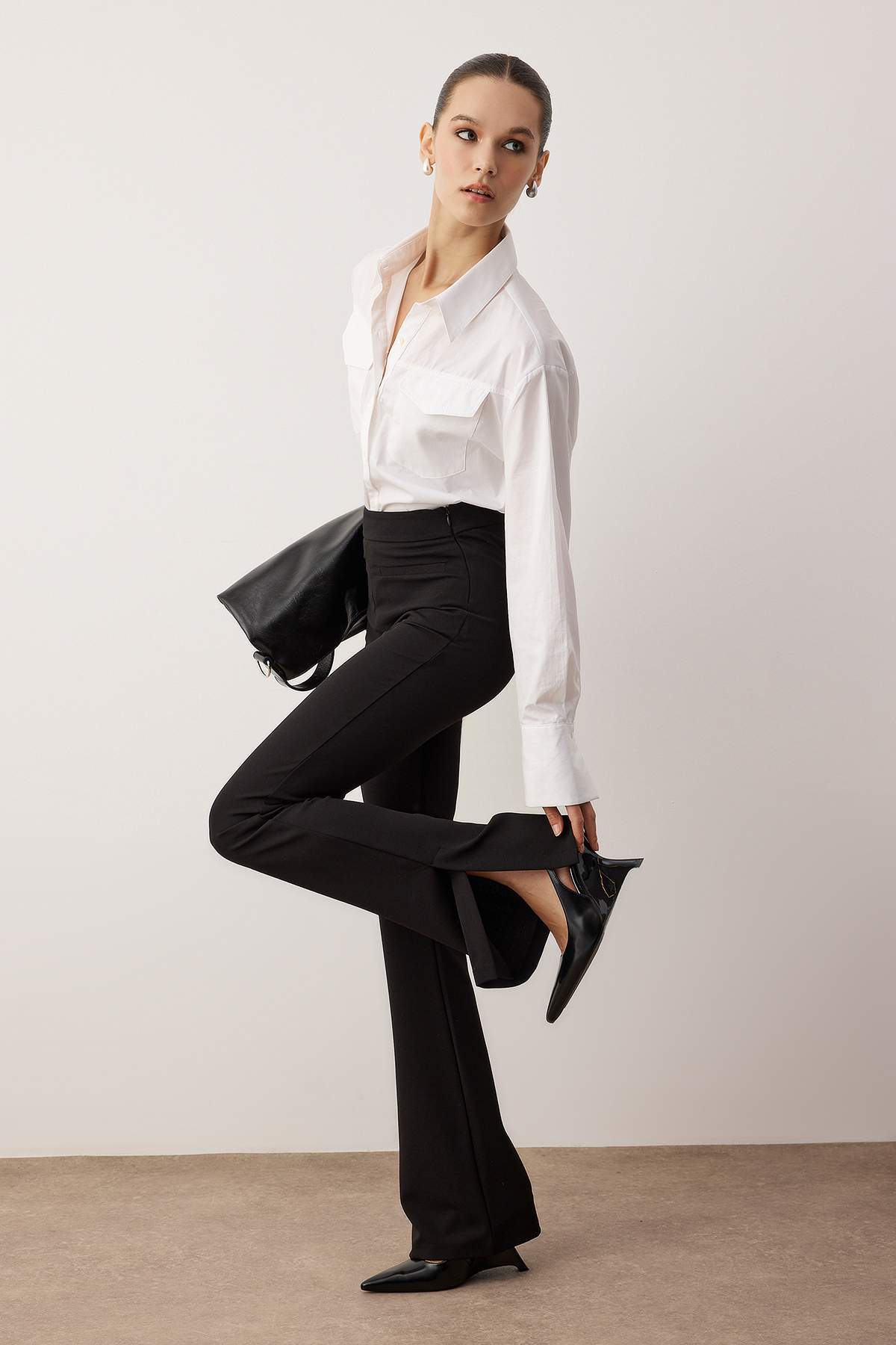 Trendyolmilla  Siyah Wide Leg/Geniş Paça Esnek Kalın Örme Pantolon TWOAW26PL00073 - Görsel 2