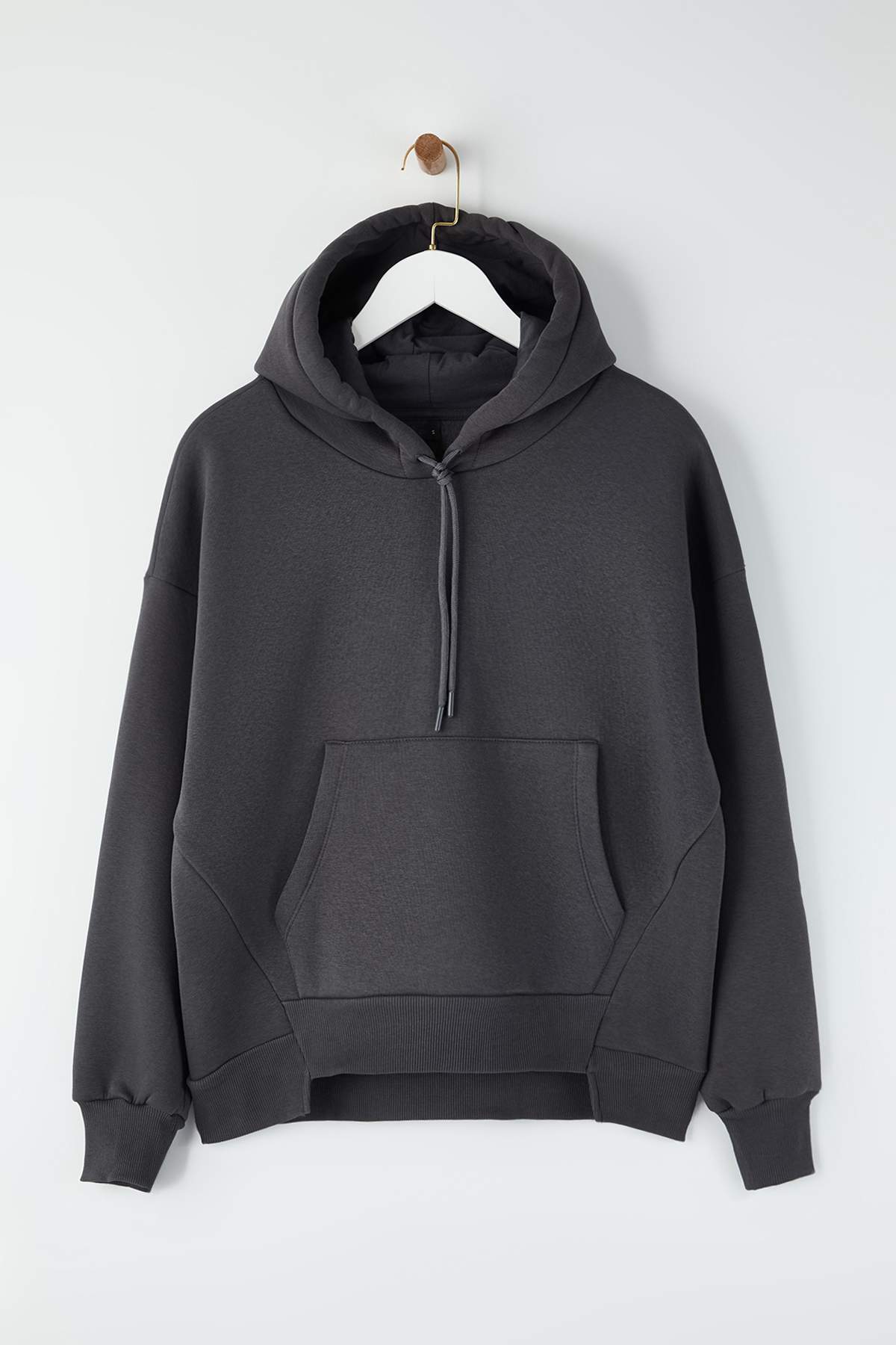 Trendyolmilla  Teen Antrasit Kalın İçi Polarlı Kapüşonlu Cepli Asimetrik Örme Sweatshirt TWOAW26SW00113 - Görsel 5