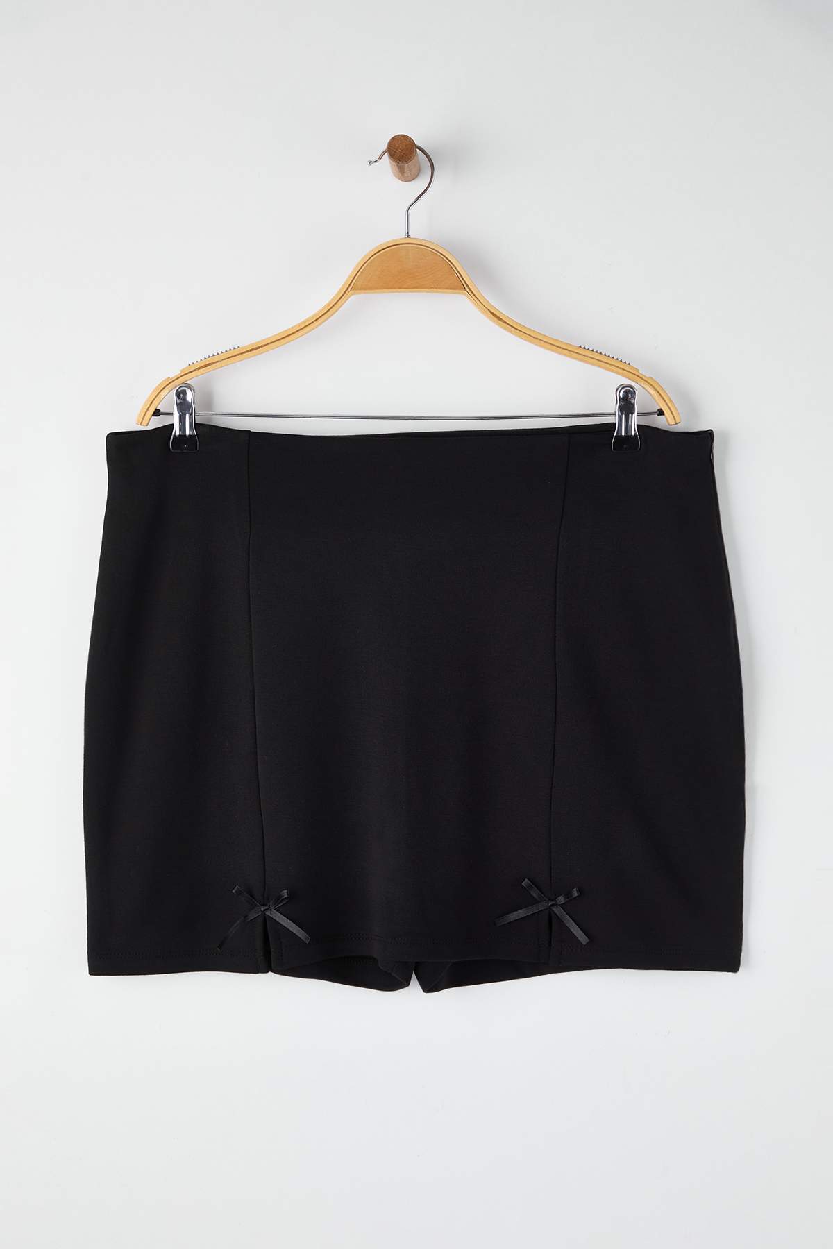 Trendyolmilla  Siyah Kısa Örme Büyük Beden Şort Etek TBBAW26AZ00038 - Görsel 5