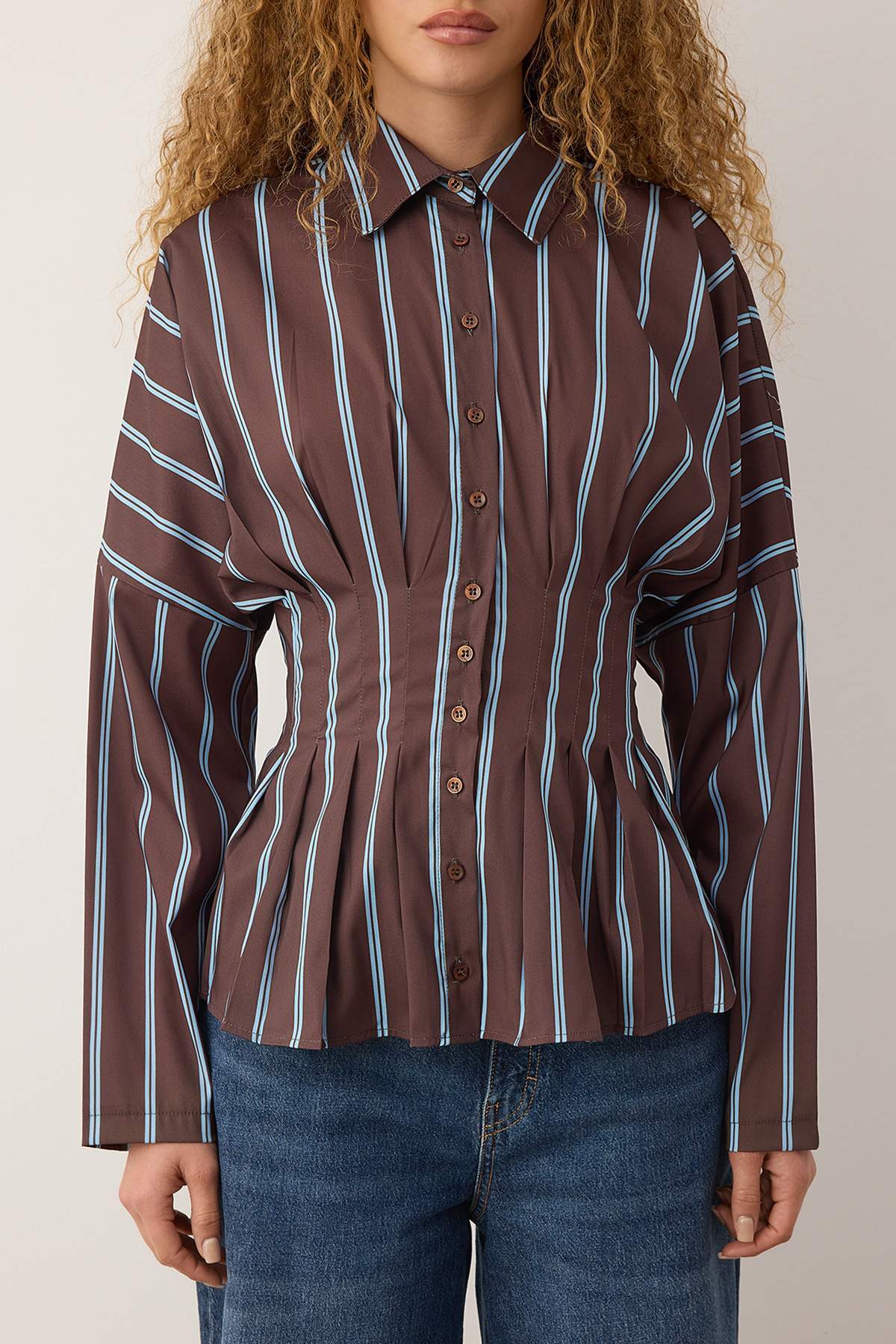 Trendyolmilla  Kahverengi-Çok Renkli Çizgili Lycralı Bele Oturan Gömlek TWOAW26GO00113 - Görsel 3