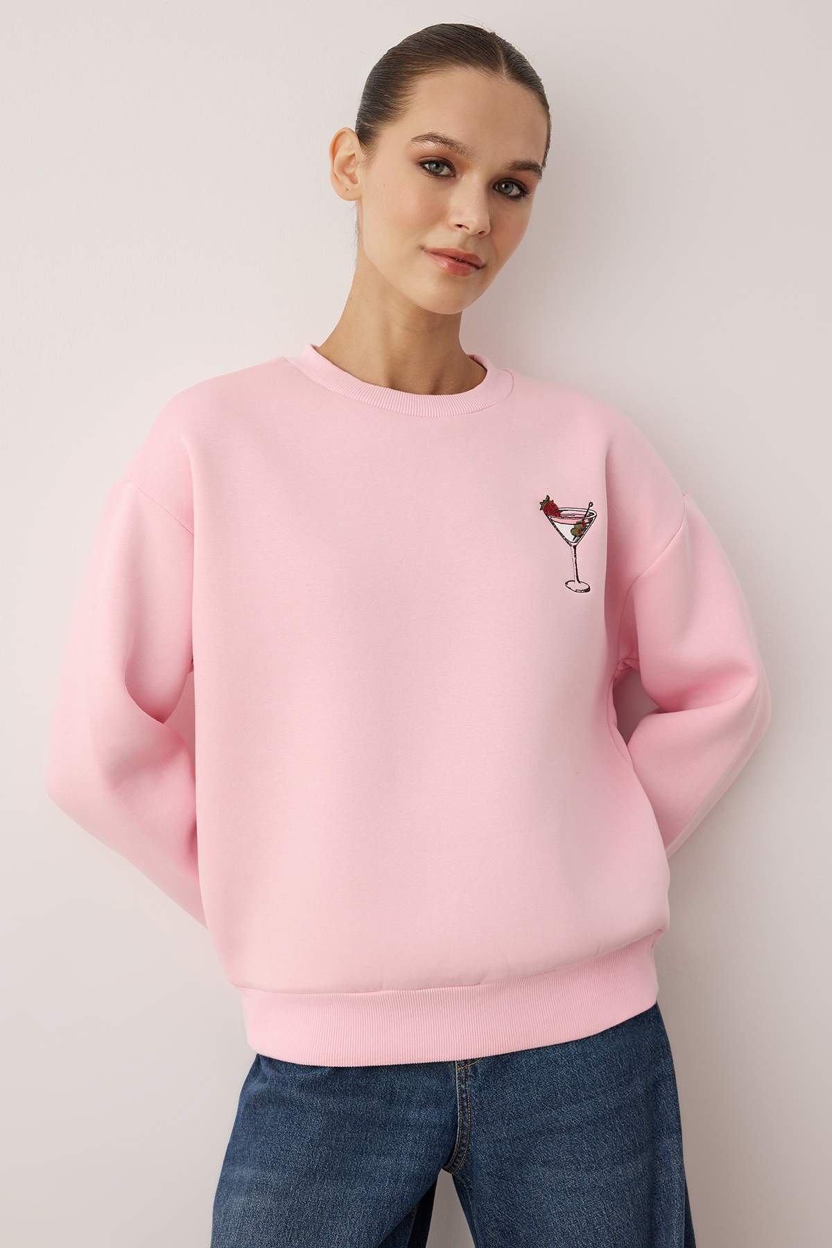 Trendyolmilla  Açık Pembe Animal Nakışlı Regular/Normal Kalıp Kalın İçi Polarlı Örme Sweatshirt TWOAW24SW00196 - Görsel 2