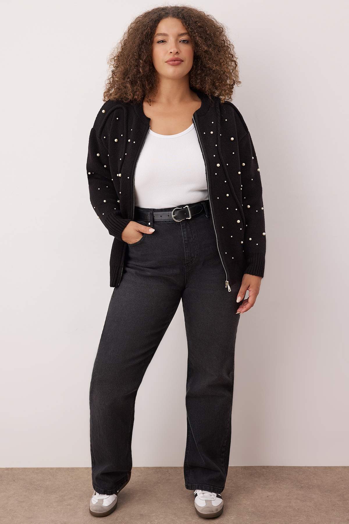 Trendyolmilla  Siyah İncili Ceket Görünümlü Triko Hırka TBBAW26AV00026