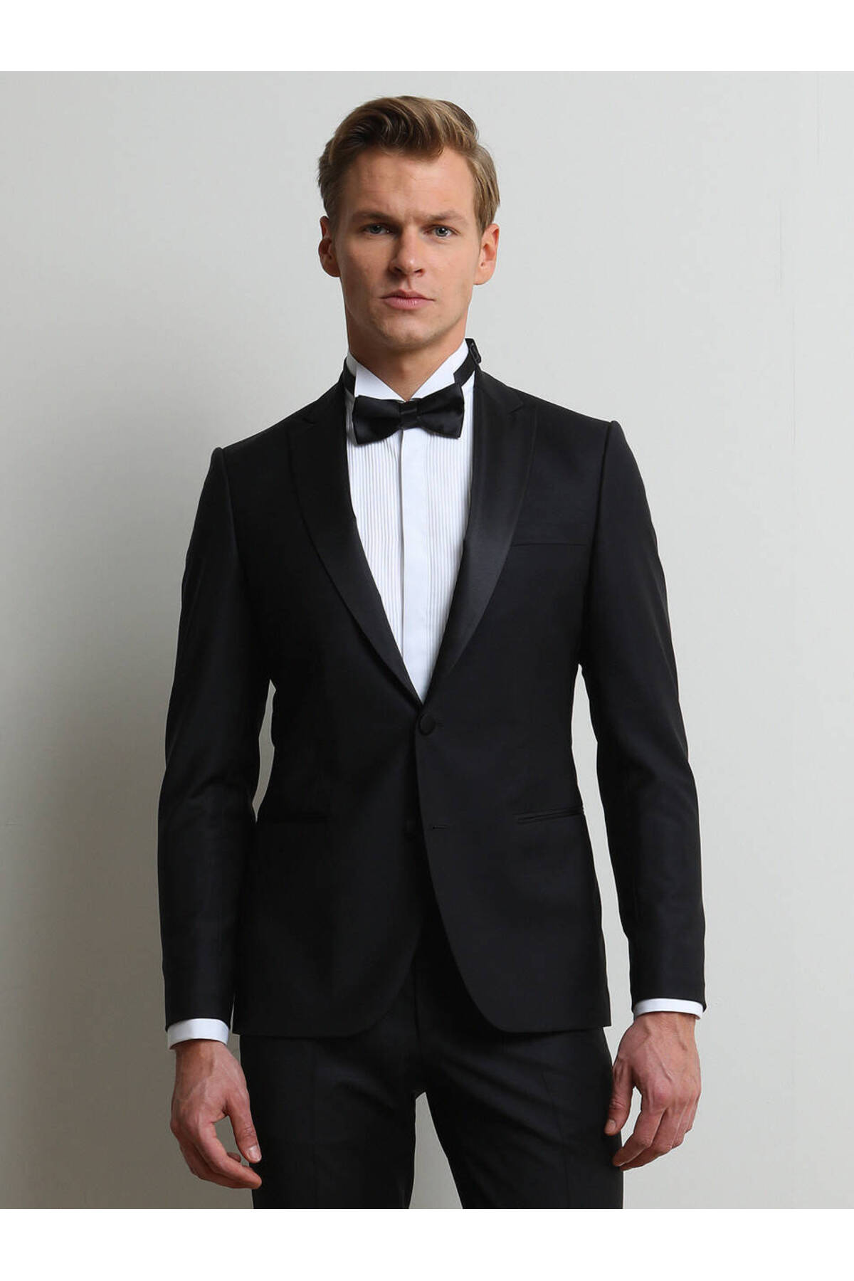 کت و شلوار تاکسیدوی بافتنی ساده و باریک دو دکمه مشکی Kip