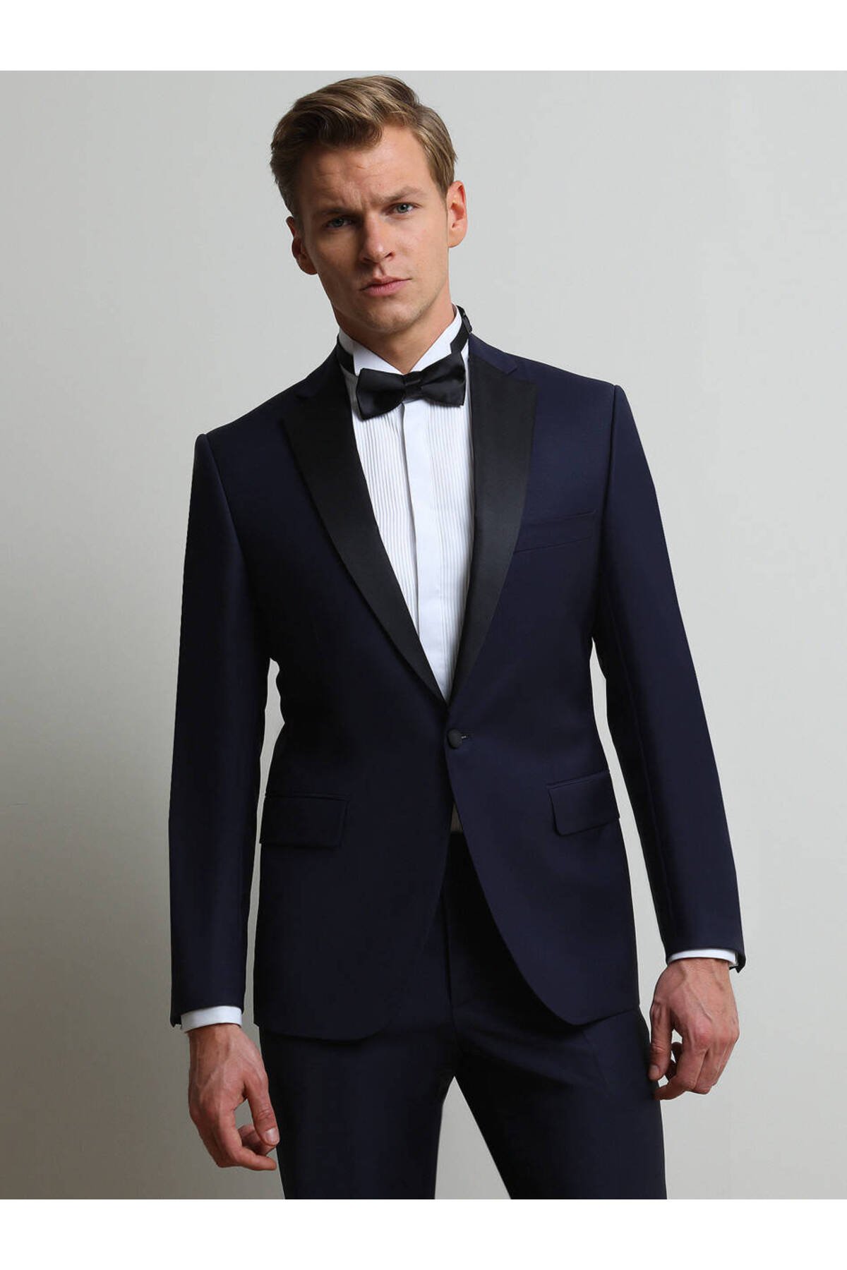 کت و شلوار تاکسیدو بافته شده یقه پروانه ای باریک Saks Kip