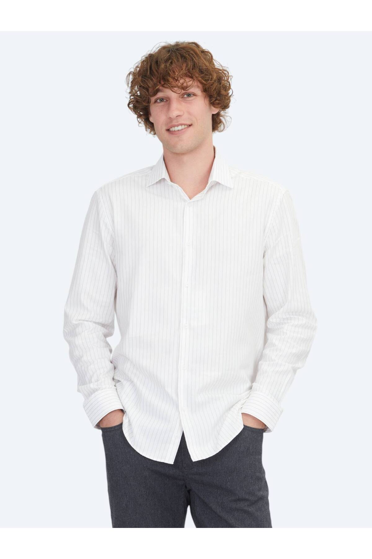 پیراهن کلاسیک ۱۰۰٪ نخی بژ معمولی فیت بافته شده Kip