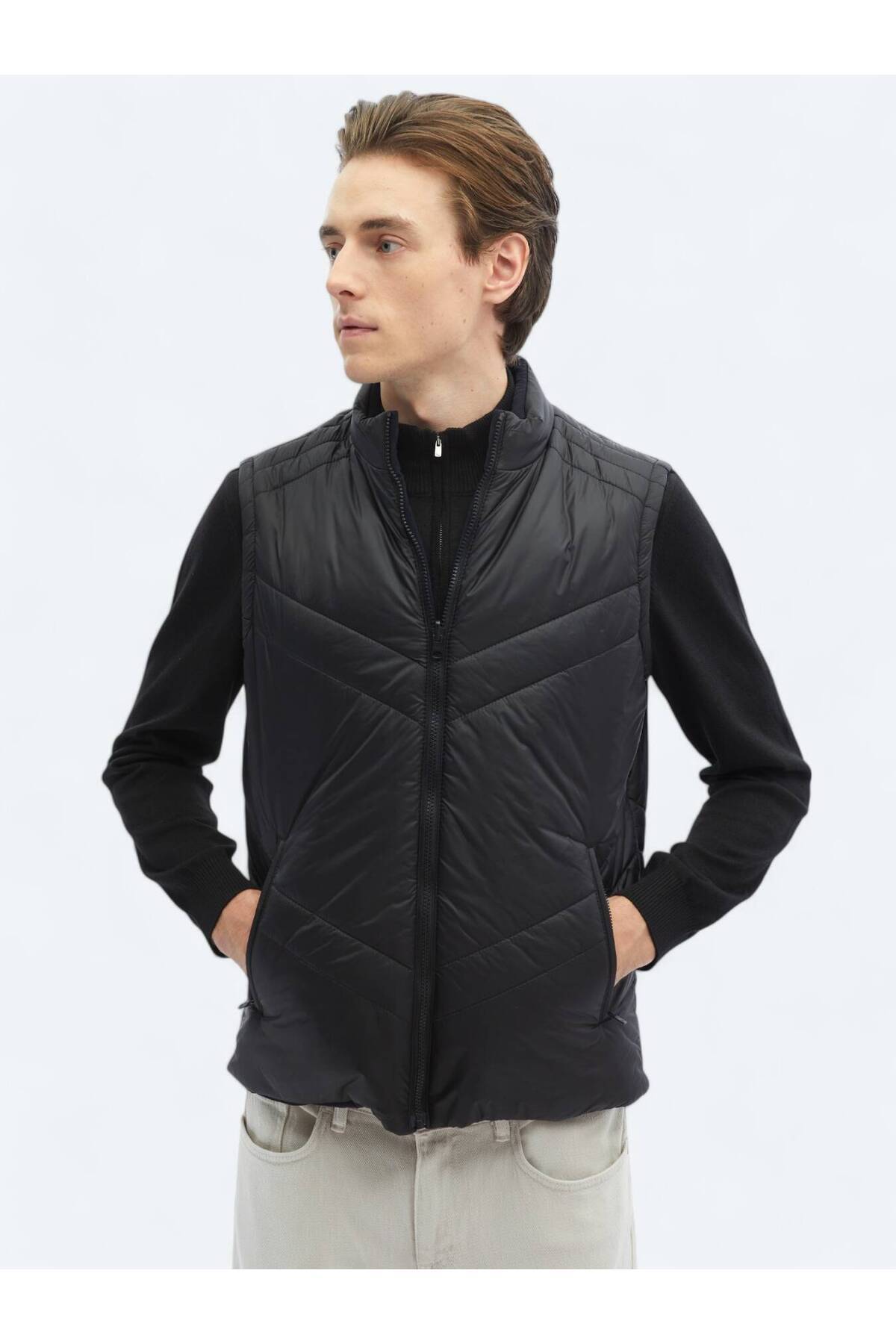 جلیقه ورزشی بافته شده ۱۰۰٪ پنبه مشکی Kip