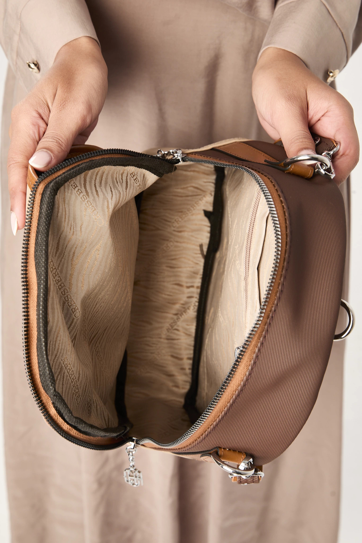 CRESSBERRY SIRT ÇANTASI fotoğrafı 6 (önizleme)