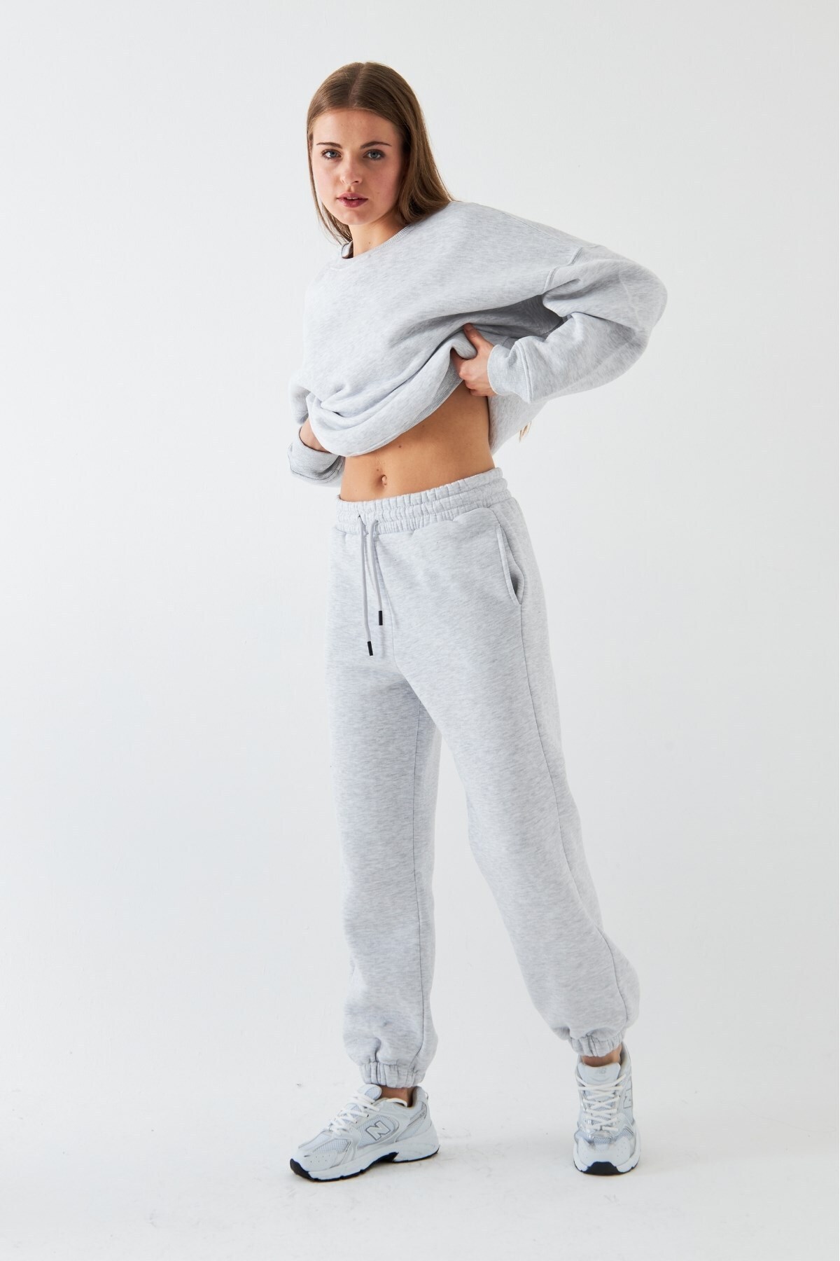 Unisex Oversize Eşofman Takımı Basic Gri – Bisiklet Yaka, Lastikli Paça, 3 İplik Şardonlu Polar — خاکستری PRA-13127385-279154 — تصویر 5 از 8