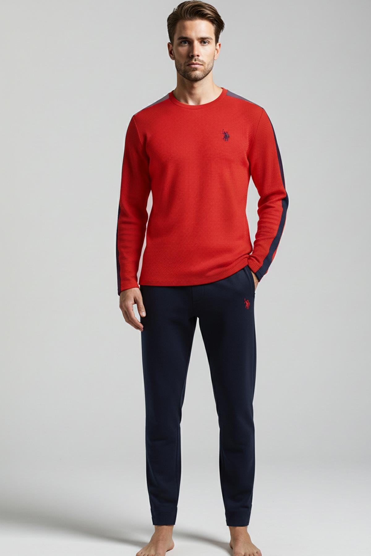 یو اس پولو ست لباس خواب مردانه آستین بلند یقه گرد قرمز راه راه، ساق بلند، مدل C7T5N981