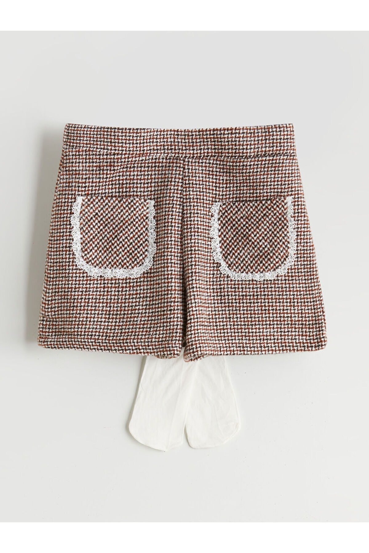 LC Waikiki Kız Bebek Gömlek Etek ve Külotlu Çorap fotoğrafı 4 (önizleme)