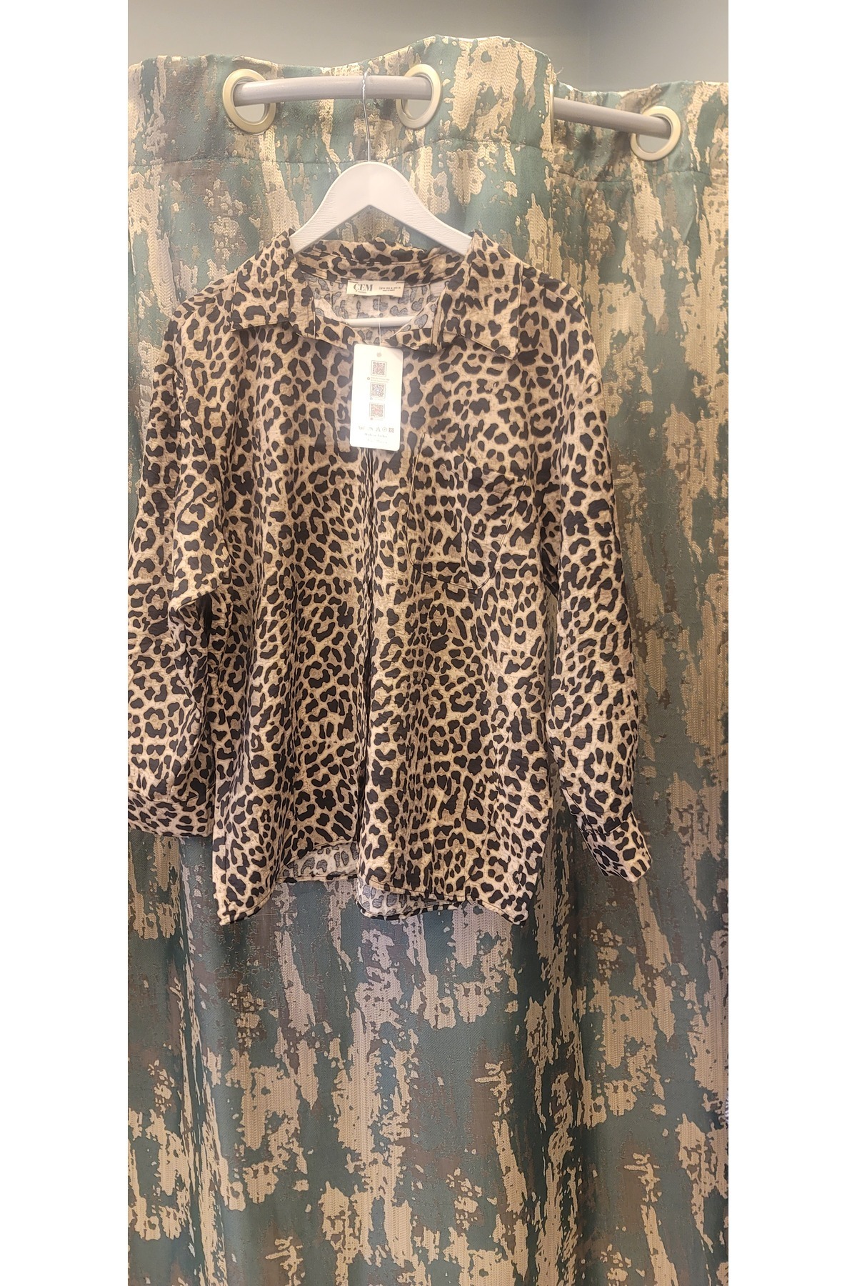 Cem LEOPAR ŞIKLIĞINDA GÖMLEK