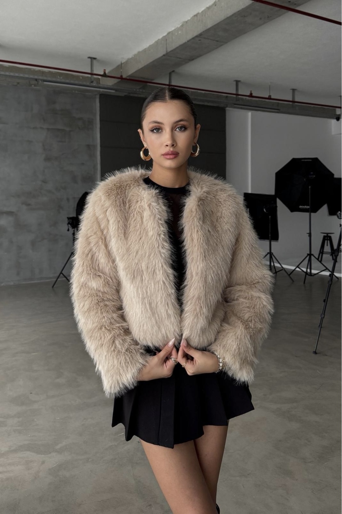 Moderk  ZR İthal Premium Kalite Ekru Yakasız Kürk Kadın Mont Ceket Kaban - Görsel 4