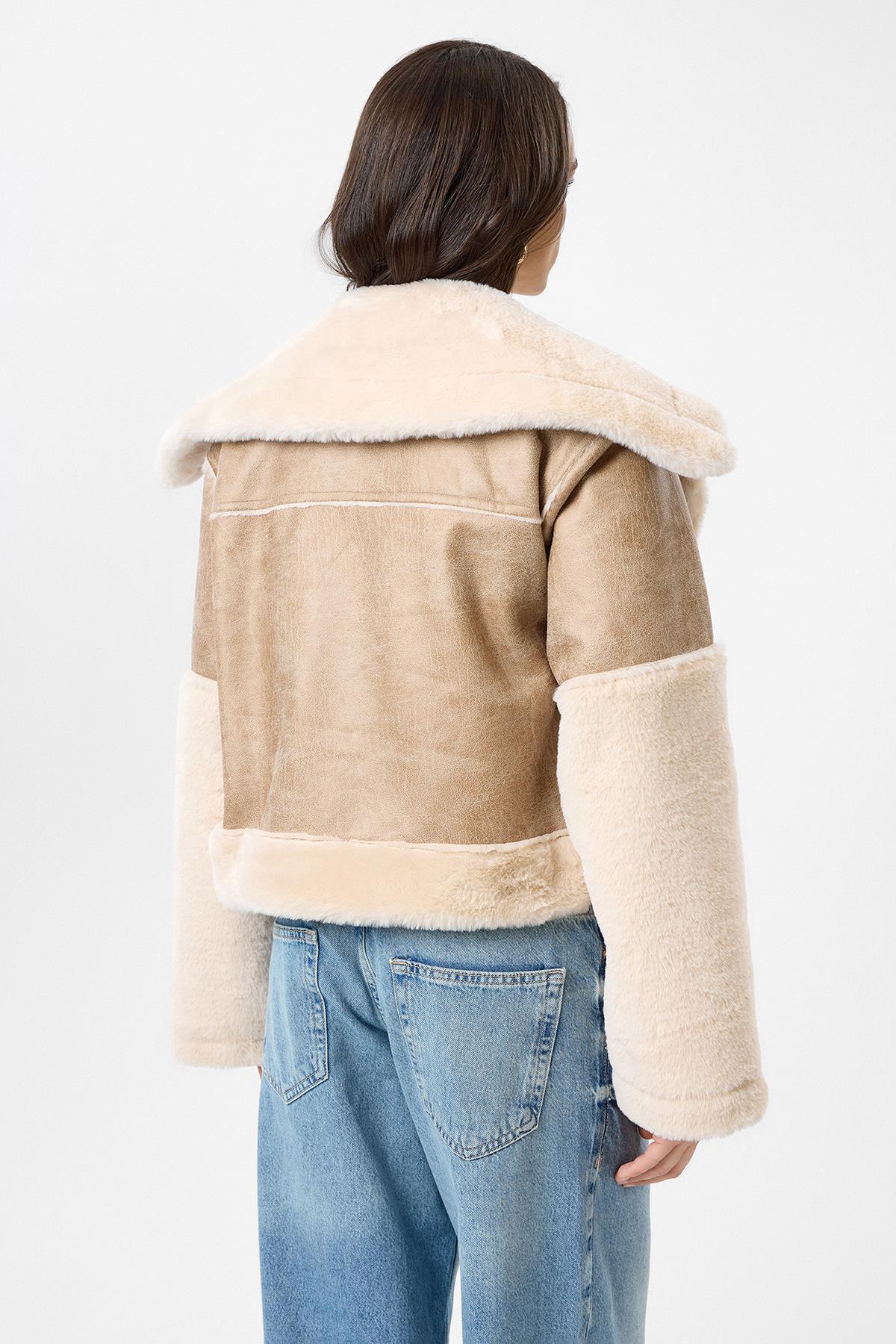 Tiffany Tomato  Geniş Yakalı Kolu Peluş Mont - Görsel 4