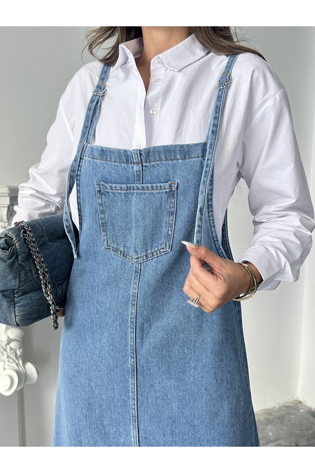 BLUE MARLIN  KADIN UZUN MAVİ ASKILI BAHÇEVAN KOT ELBİSE - Görsel 4