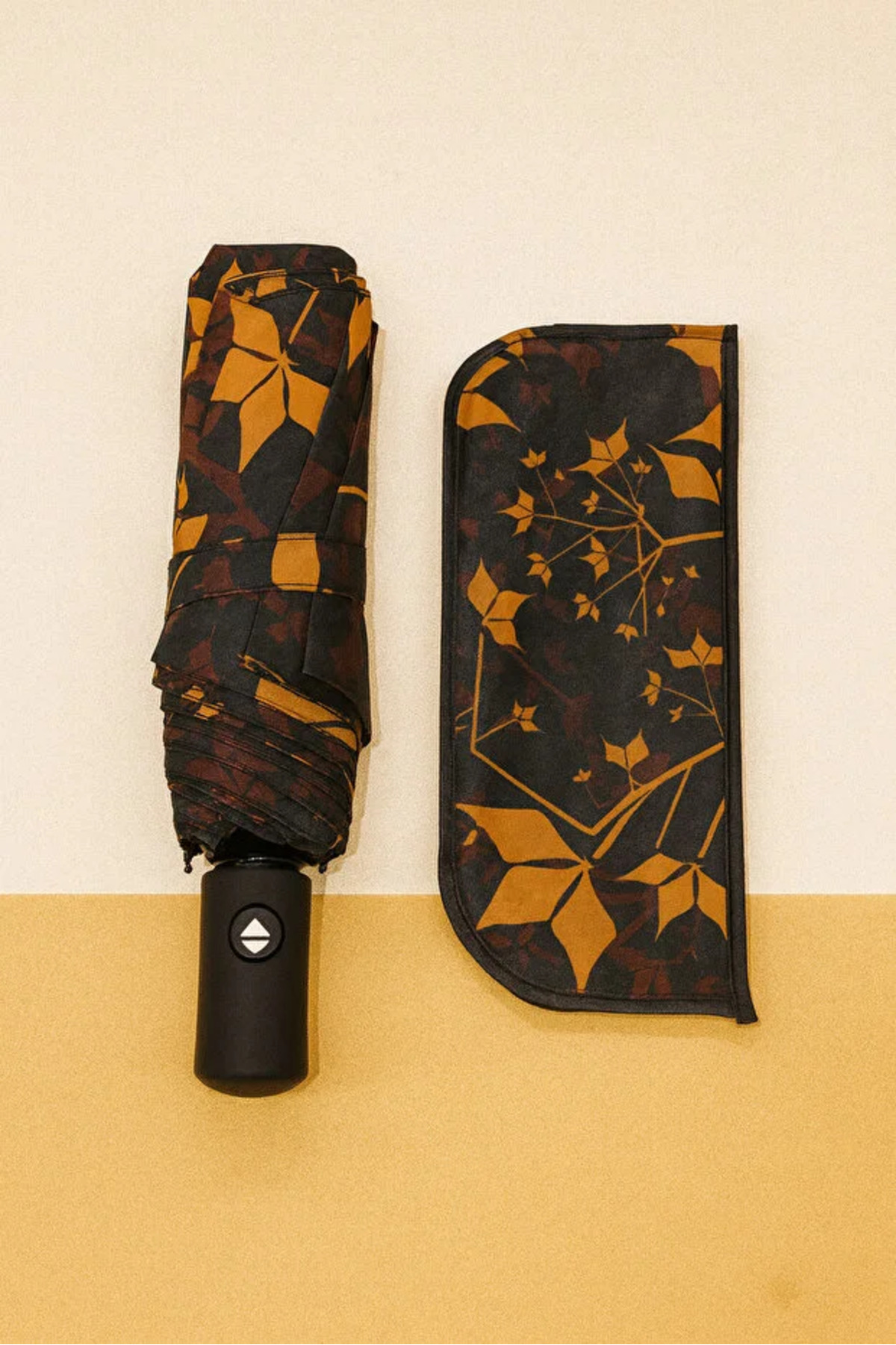 Eyesofia Otomatik Fonksiyon Açma Kapama Fiber Tel Kılıflı Desenli Siyah Kadın Şemsiye