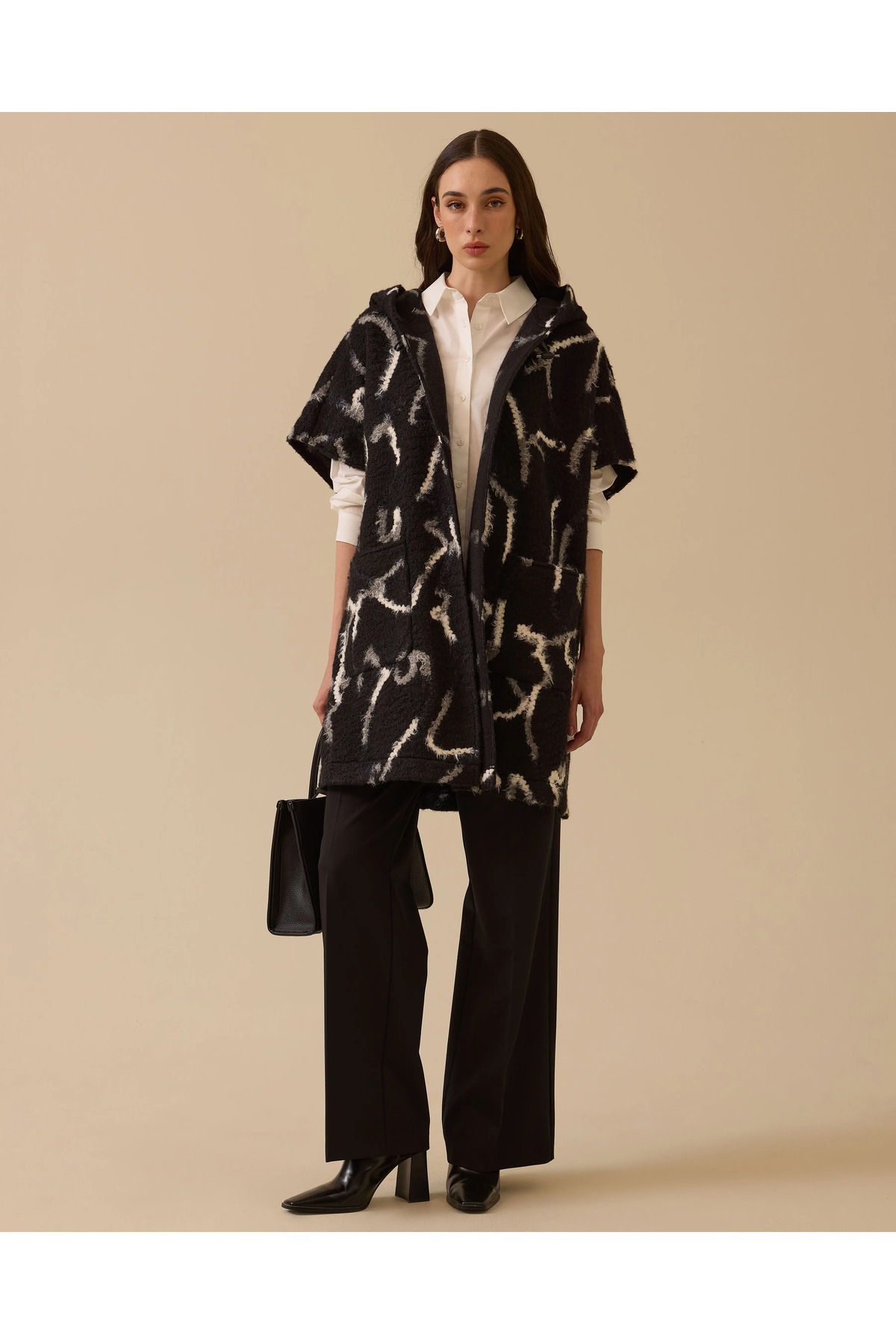 Genel Markalar Desenli Kapüşonlu Cep Detaylı Panço