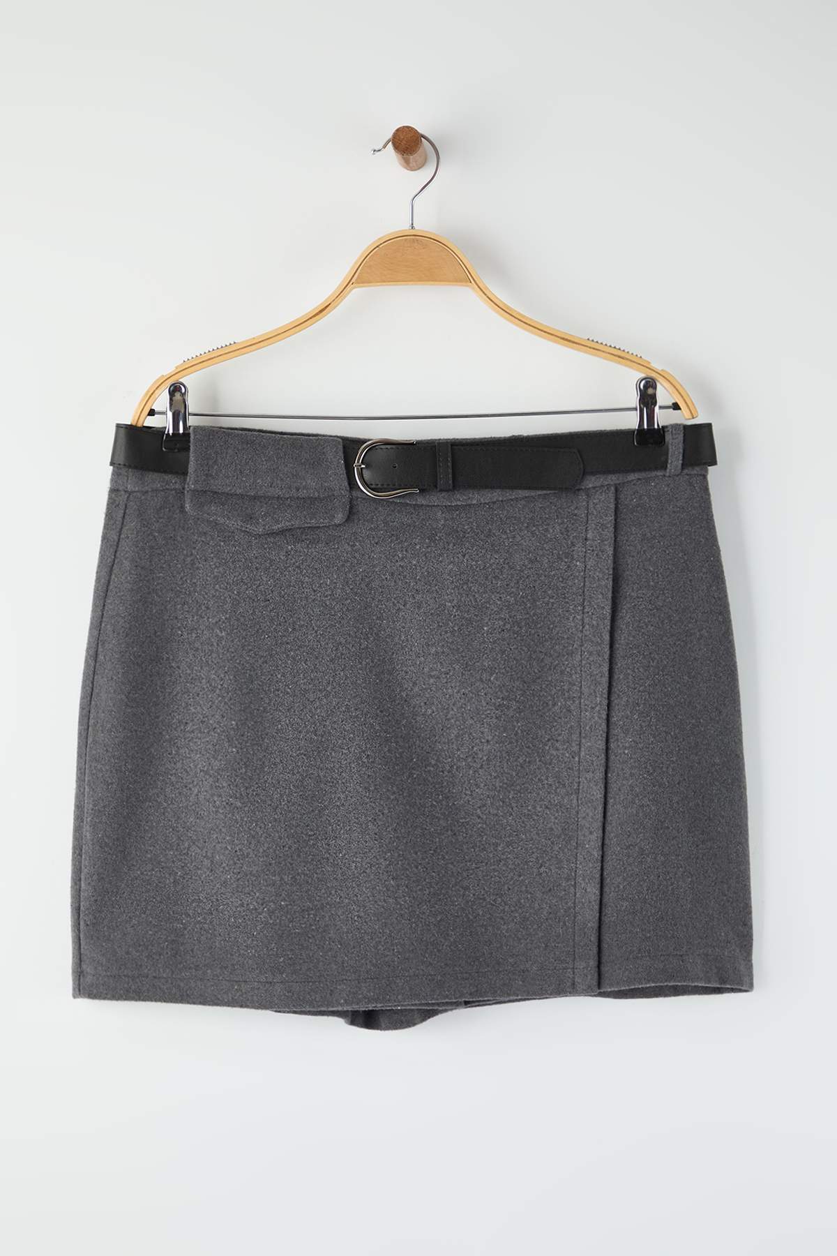 Trendyolmilla  Gri Kemerli Kaşe Kışlık Mini Dokuma Şort Etek TBBAW26AP00001 - Görsel 5