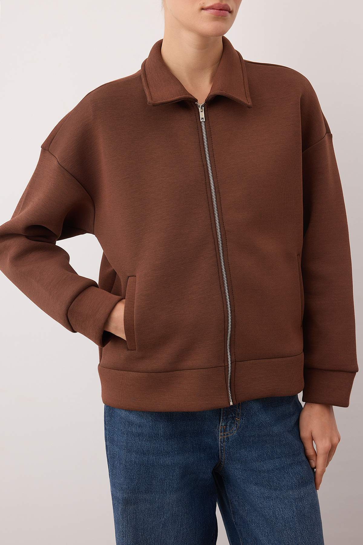 Trendyolmilla  Kahverengi Fermuarlı Polo Yaka Oversize Kalın İçi Polarlı Örme Sweatshirt TWOAW26SW00120 - Görsel 3