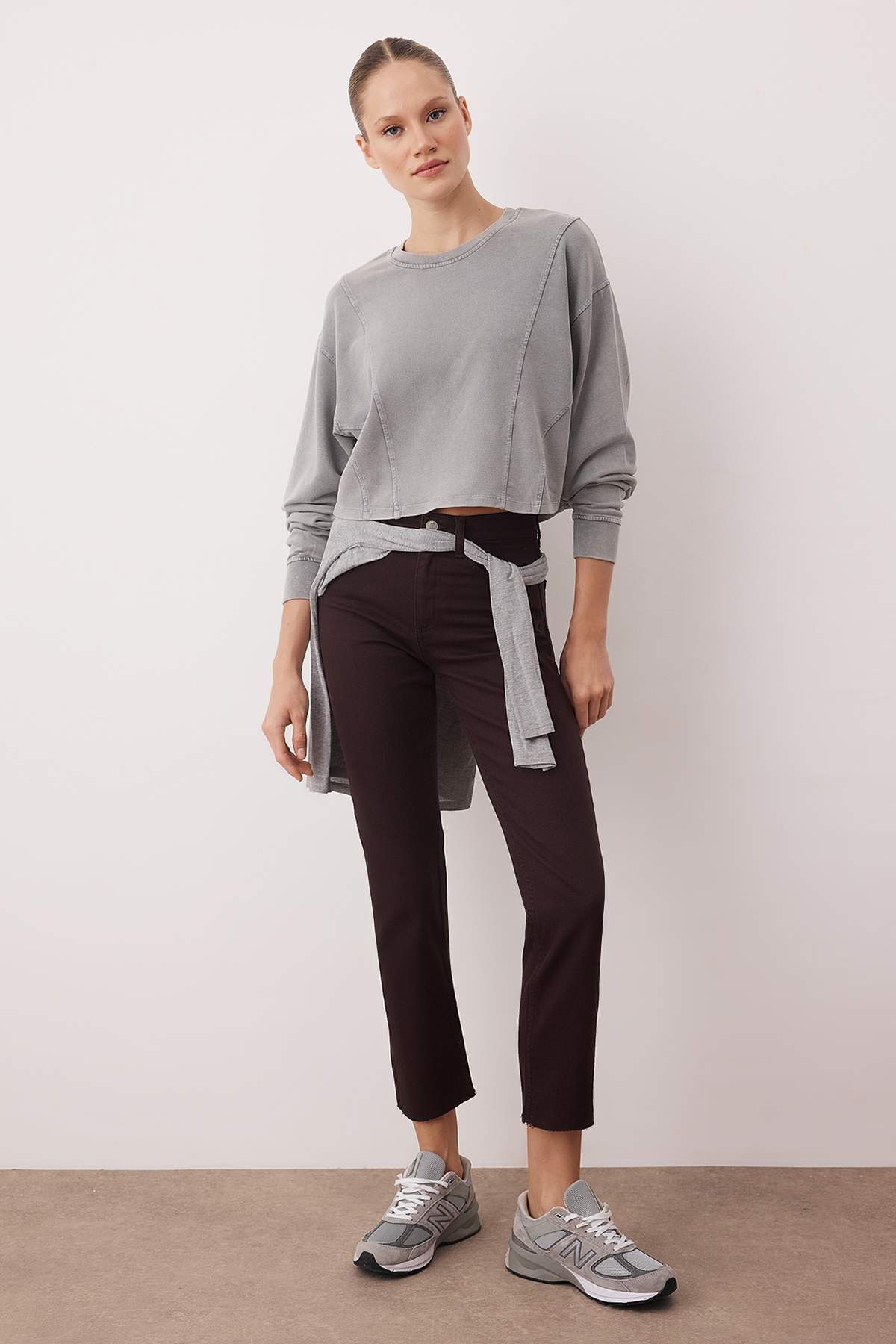 Trendyolmilla  Gri Relaxed/Rahat Kalıp Dikiş Detaylı Örme Sweatshirt TWOAW26SW00237 - Görsel 2