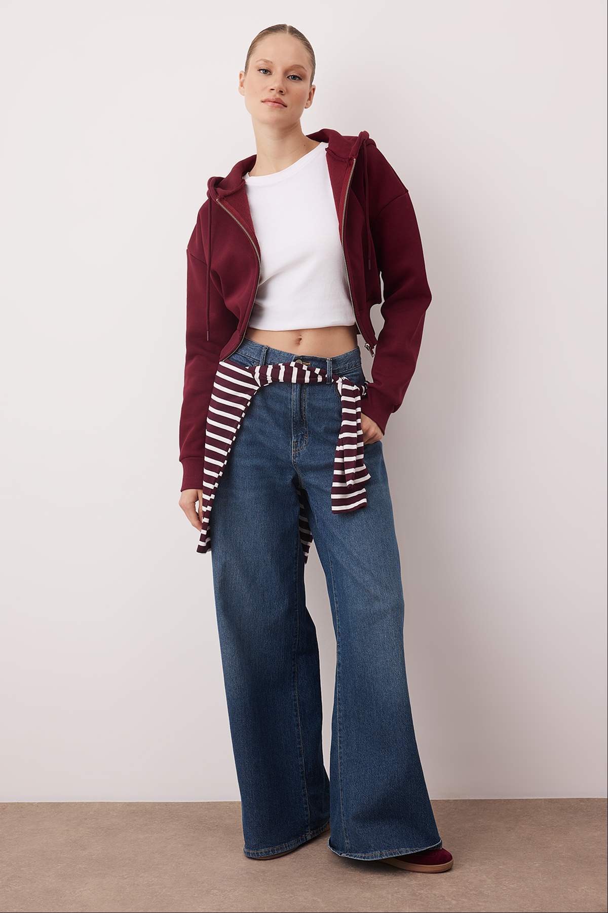 Trendyolmilla  Mürdüm Crop Oversize Örme Sweatshirt TWOAW25SW00302 - Görsel 2