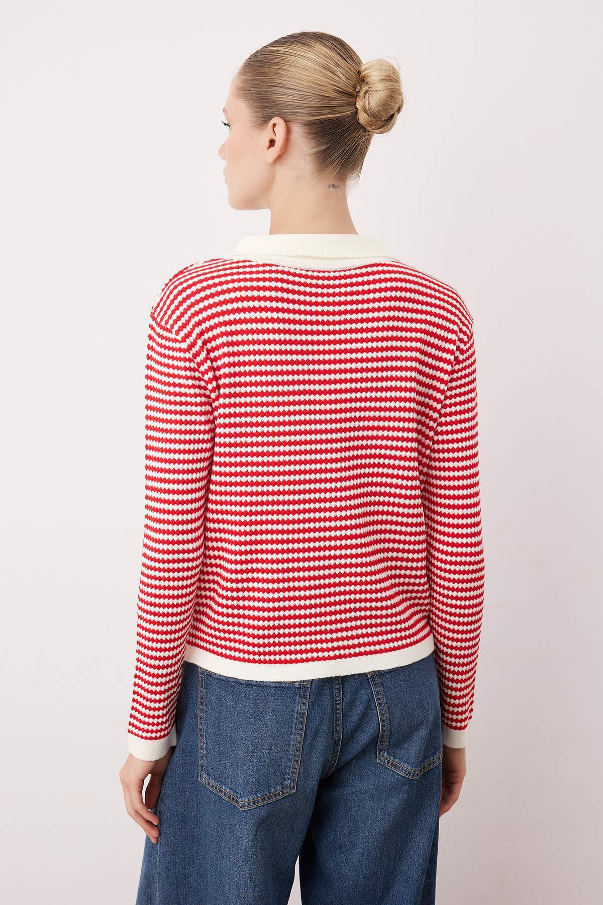 Trendyolmilla  Kırmızı Çizgili Polo Yaka Detaylı Triko Hırka TWOAW26HI00263 - Görsel 4