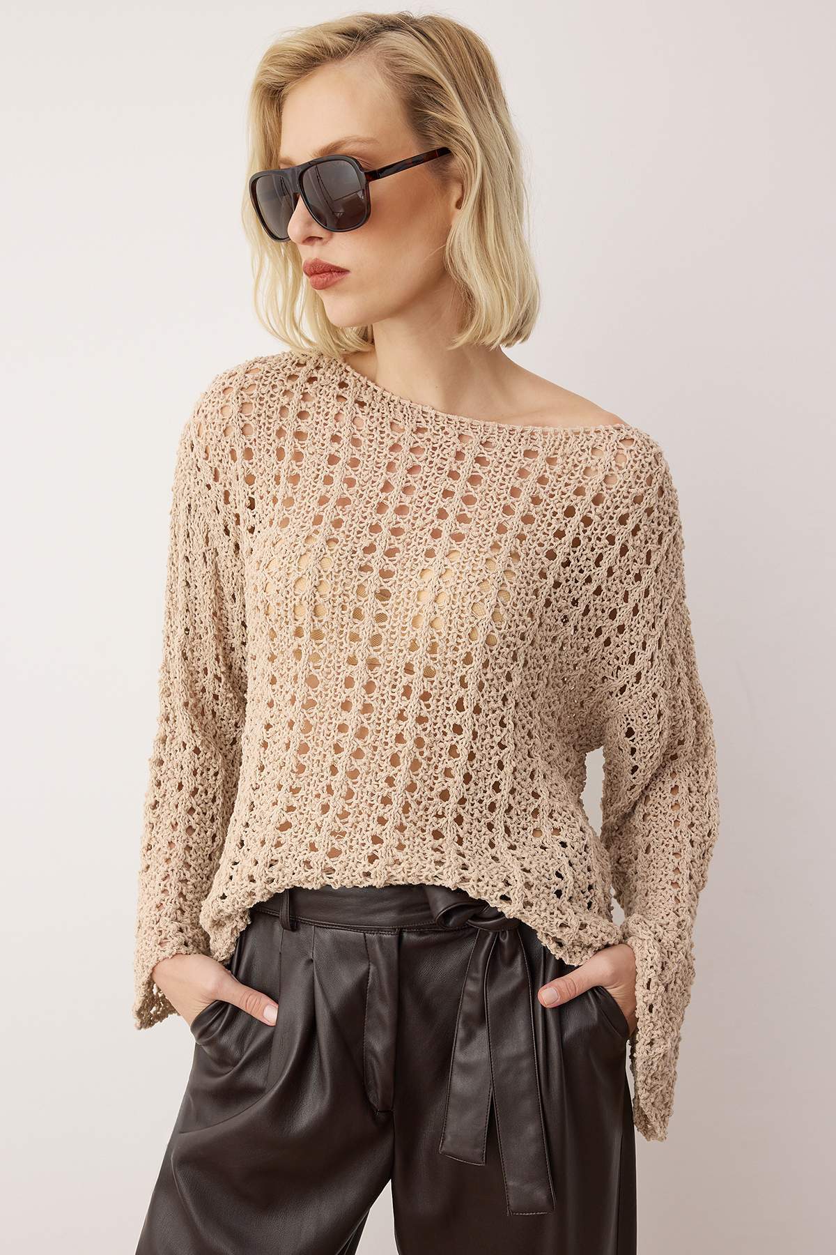 Trendyolmilla  Taş Özel İplik Ajurlu/Delikli Kayık Yaka Triko Kazak TWOAW26KZ00193