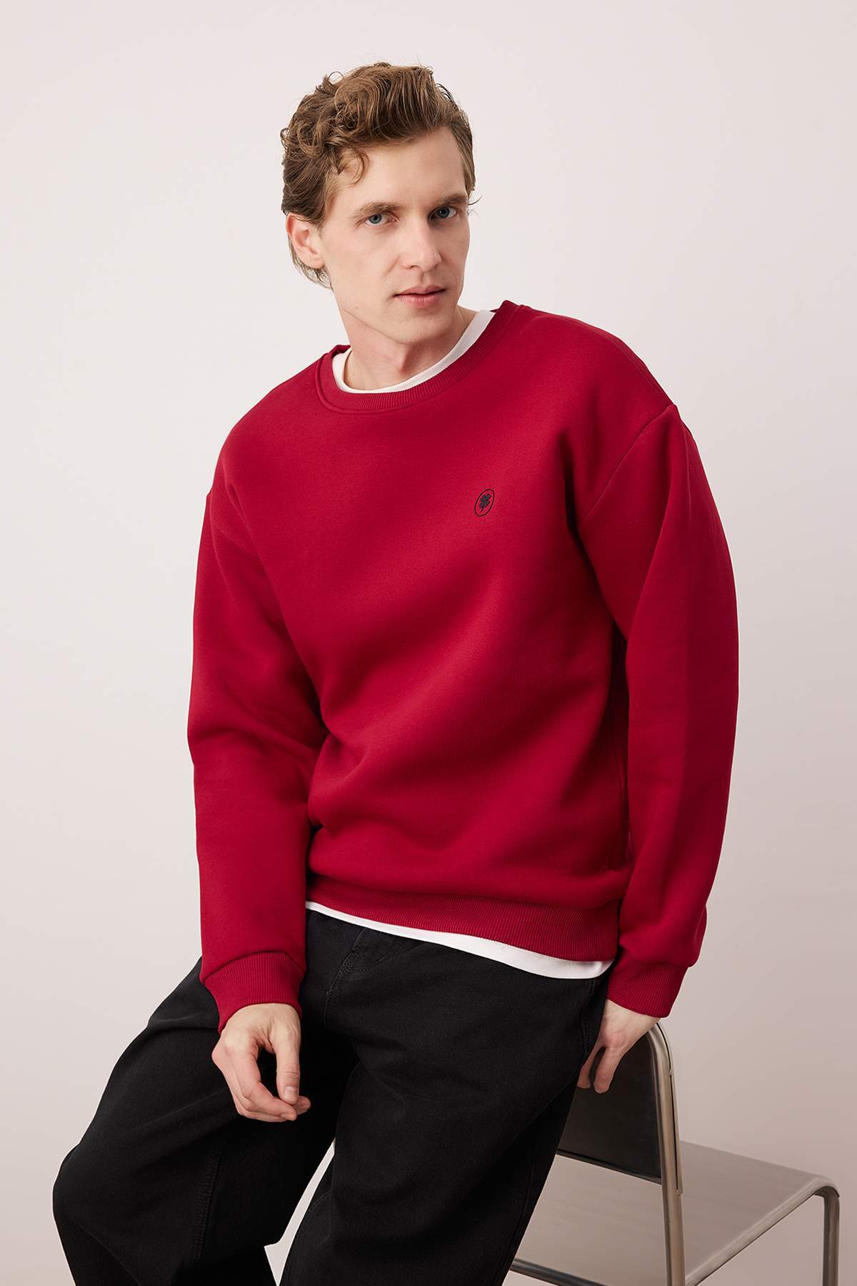 Trendyolmilla Man Kırmızı Yeni Oversize/Geniş Kesim Yonca Baskı Detaylı Kalın/İçi Polar Sweatshirt TMNAW26SW00024