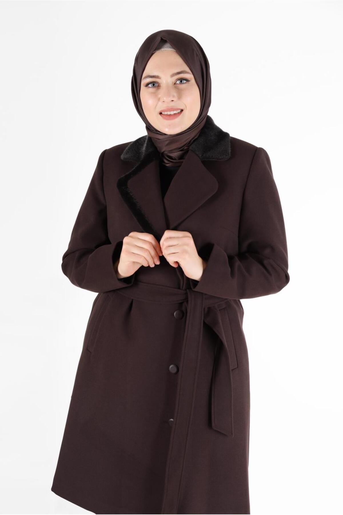 Alvina KRUVAZE YAKA KUŞAKLI KÜRK DETAYLI KABAN 90233