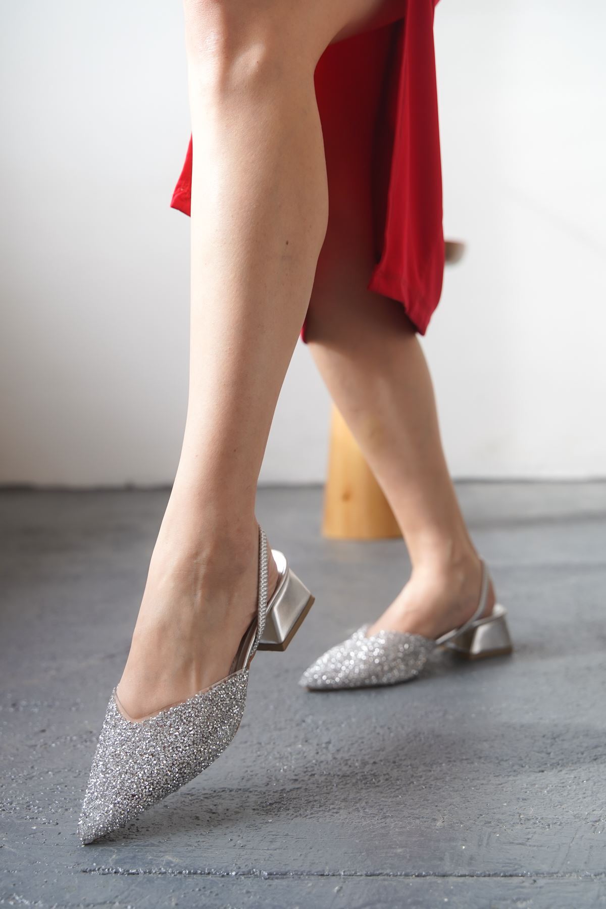 MODAADAM  Kadın Enju Kısa Topuklu Cam Kırığı Taşlı Ayakkabı - Gümüş - Görsel 2