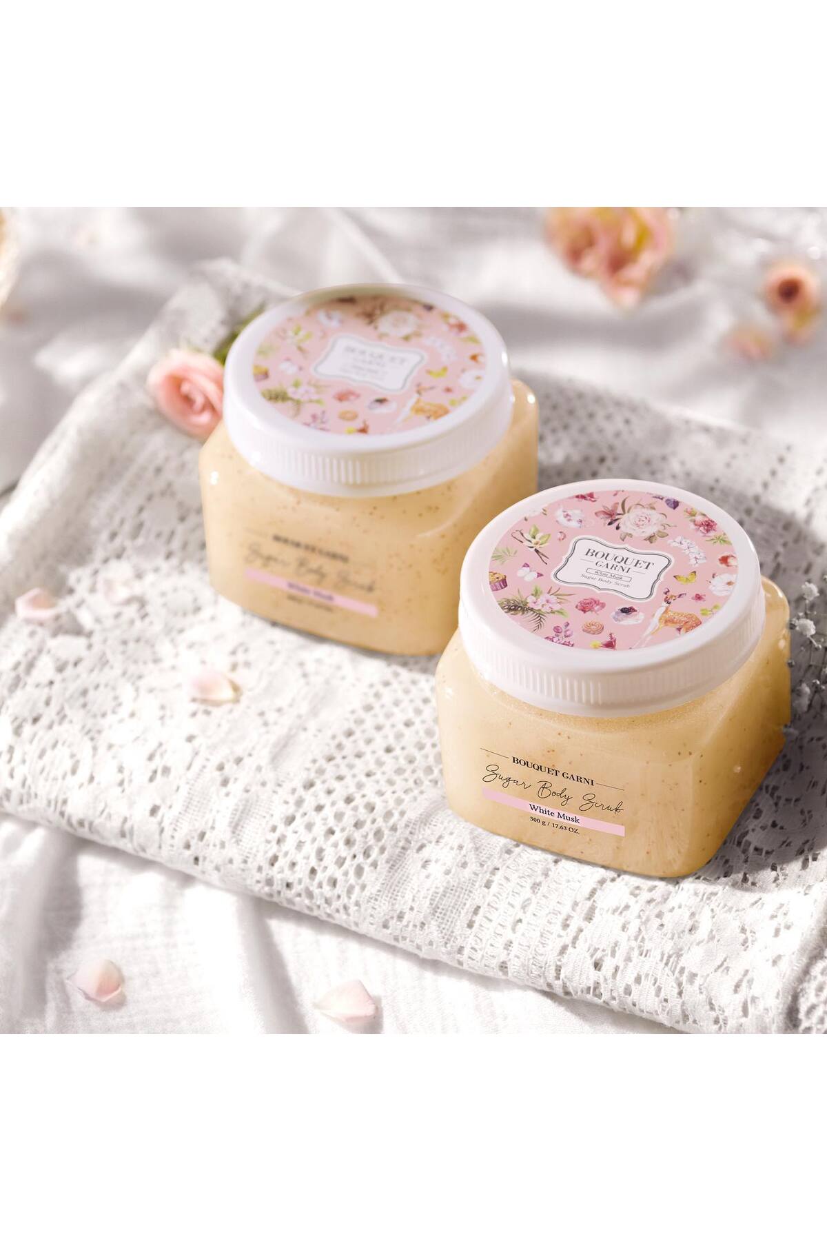 Sugar Body Scrub White Musk - Beyaz Misk Kokulu Şekerli Vücut Peelingi 500g — BG500GBSCRBWHTMSK — تصویر 4 از 5