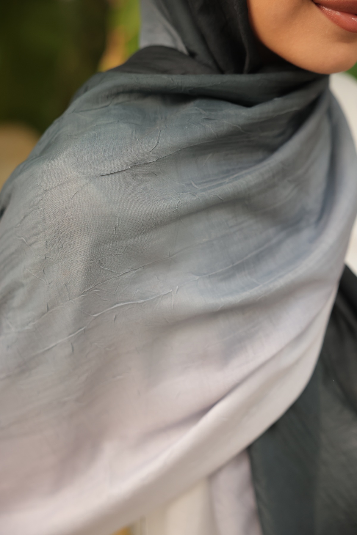 Mira İpek  Degrade İki Renkli Bambu Kraş Şal Tok Duran Kadın Şal Siyah Beyaz - Görsel 6