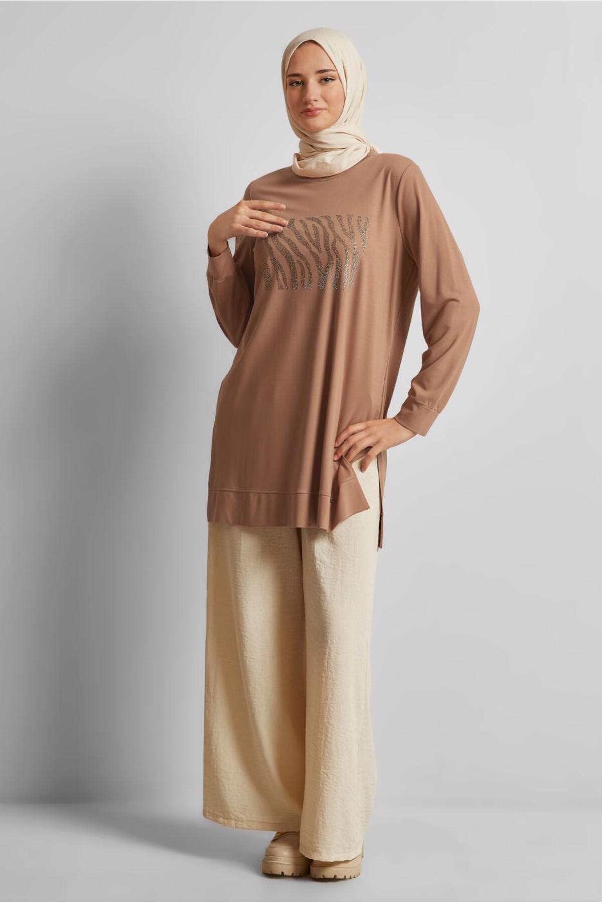 آلوینا تونیک ورزشی طرحدار ۴۵۶۹۳ آلوینا تونیک ورزشی طرحدار ۴۵۶۹۳