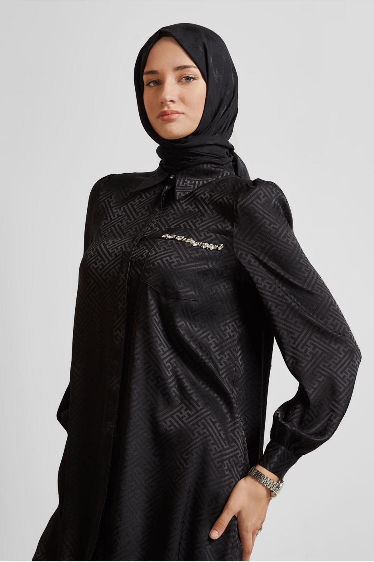 آلوینا تونیک ساتن ژاکارد ۴۵۷۲۴ آلوینا تونیک ساتن ژاکارد ۴۵۷۲۴