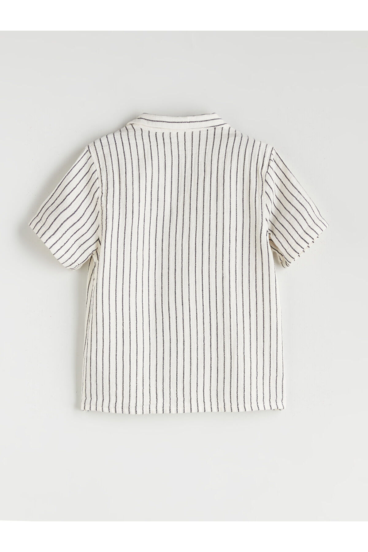 LC Waikiki Özmarka Yeni Sezon Resort Yaka Kısa Kollu Çizgili Erkek Bebek Gömlek fotoğrafı 2 (önizleme)