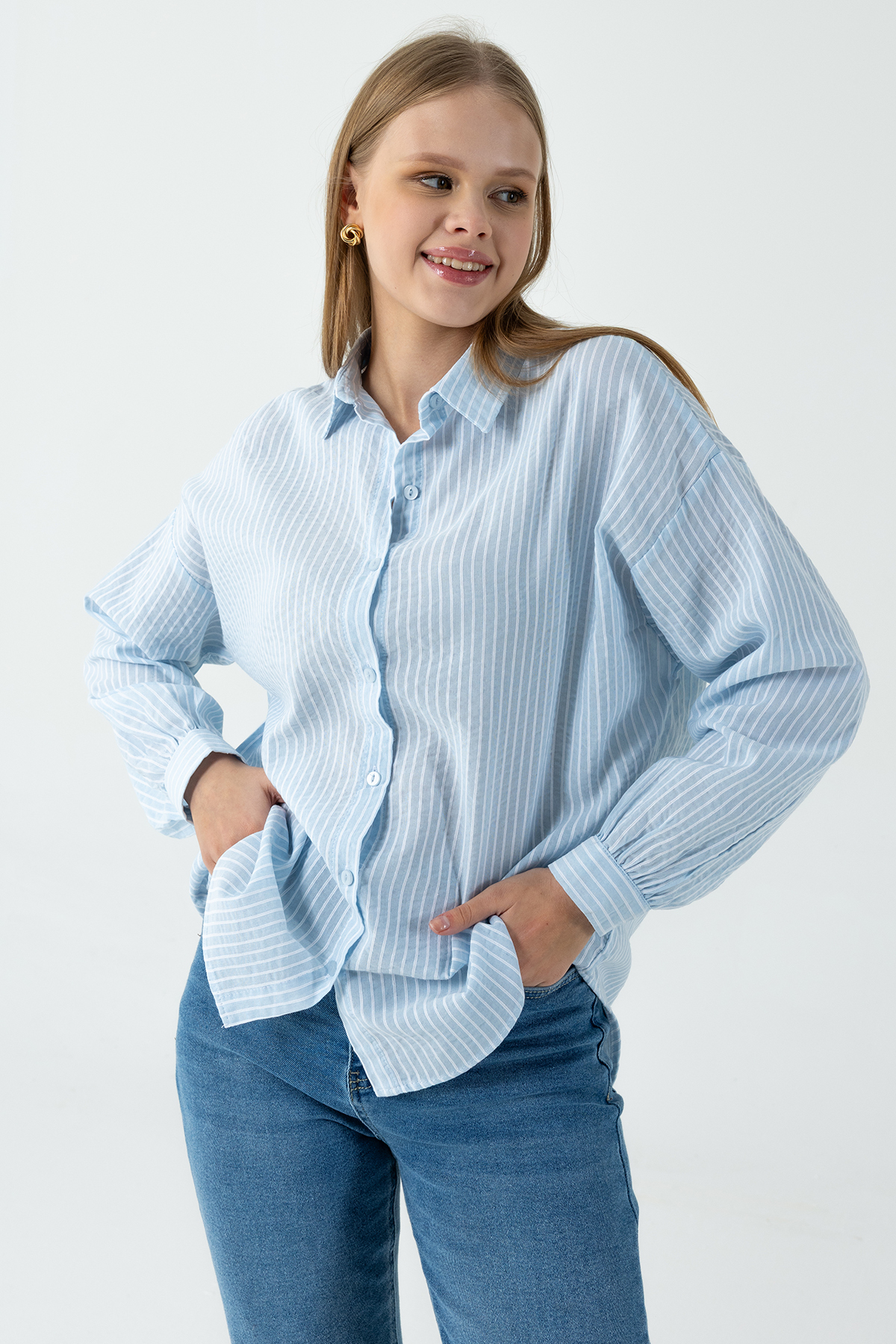 GİYSA  Kadın Uzun Kollu Pamuklu Oversize Çizgili Gömlek Mavi - 26Y 2021 - Görsel 3