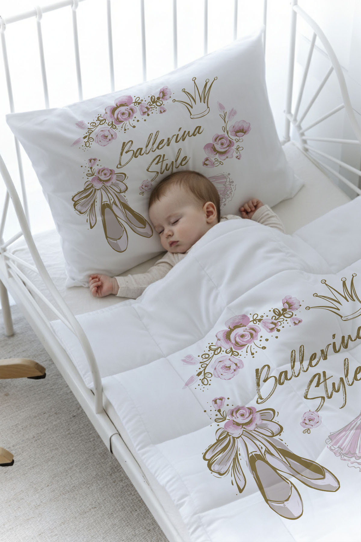 Tuğba Kuğu Organik Baskılı Bebek (100x150) Yorgan Seti - For Baby Serisi - Altın Bale Kıyafetleri fotoğrafı 2 (önizleme)