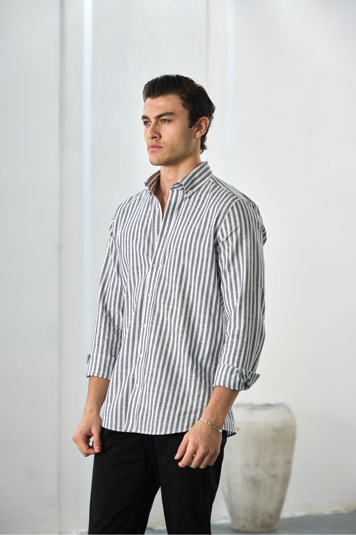 Sulti  Slim Fit Siyah Çizgili Düğmeli Yaka %100 Pamuk Flamlı Keten Görünümlü Gömlek - Görsel 2