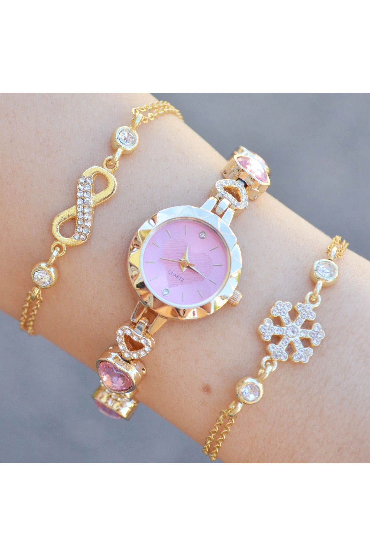 COLESİUM Gold Taşlı Metal Kordon Kadın Saat Kombini 3631