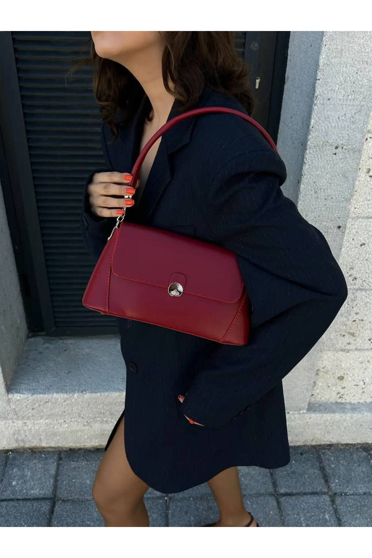 Kırmızı Ruby Kadın Kapaklı El ve Omuz çantası Şık Tasarım görünüm 4