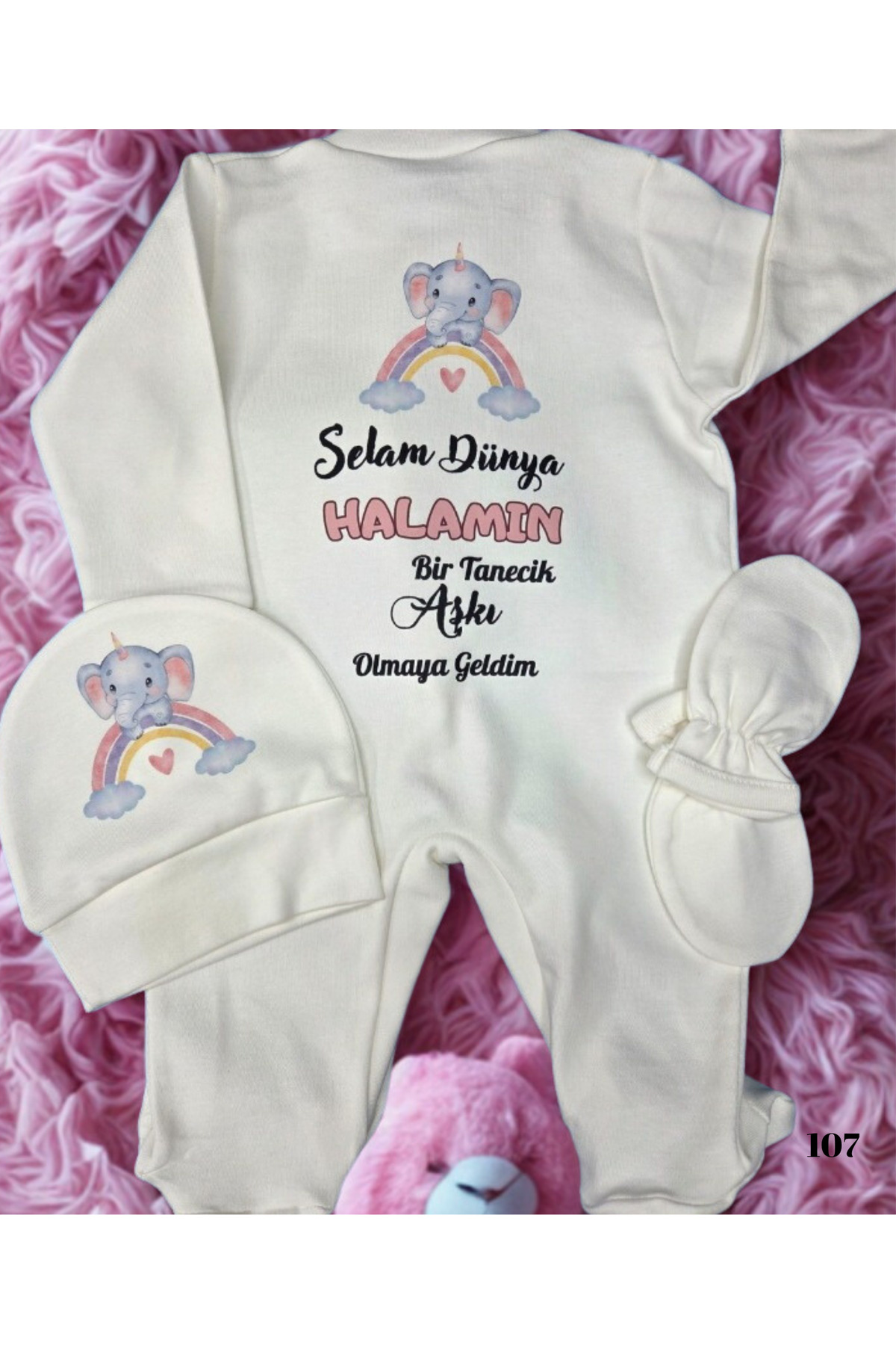 Baby jumpsuit with still lettering